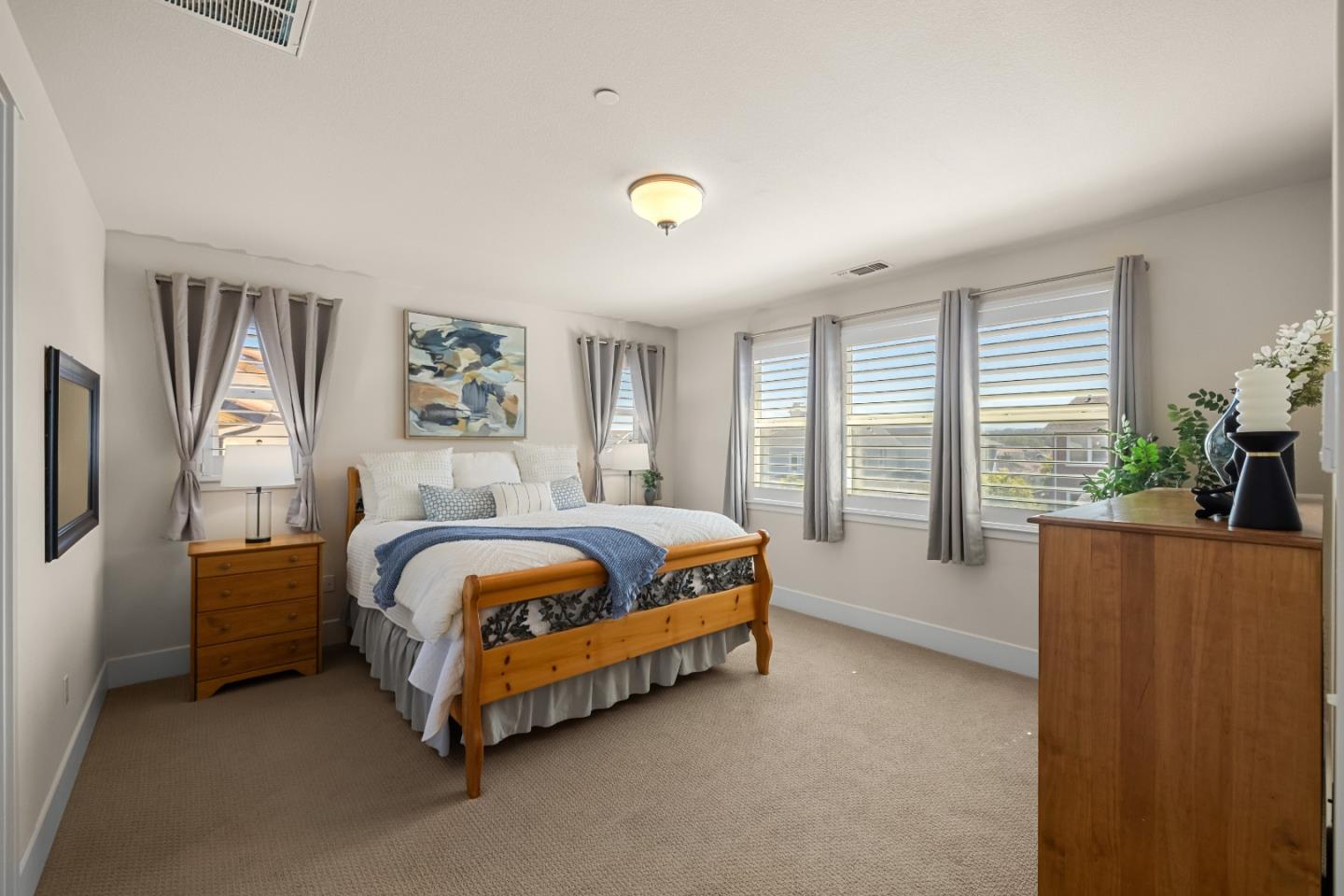 Detail Gallery Image 11 of 19 For 13514 Warren Ave, Marina,  CA 93933 - 3 Beds | 2/1 Baths