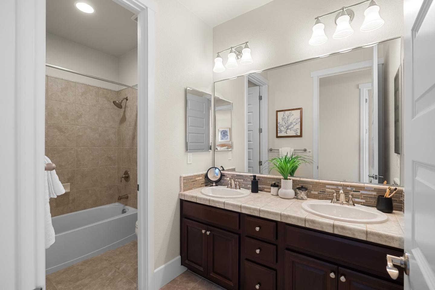 Detail Gallery Image 16 of 19 For 13514 Warren Ave, Marina,  CA 93933 - 3 Beds | 2/1 Baths