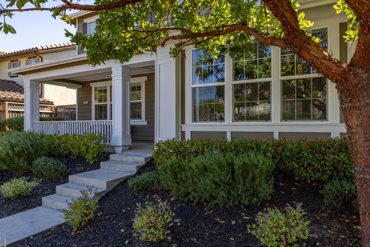 Detail Gallery Image 3 of 19 For 13514 Warren Ave, Marina,  CA 93933 - 3 Beds | 2/1 Baths