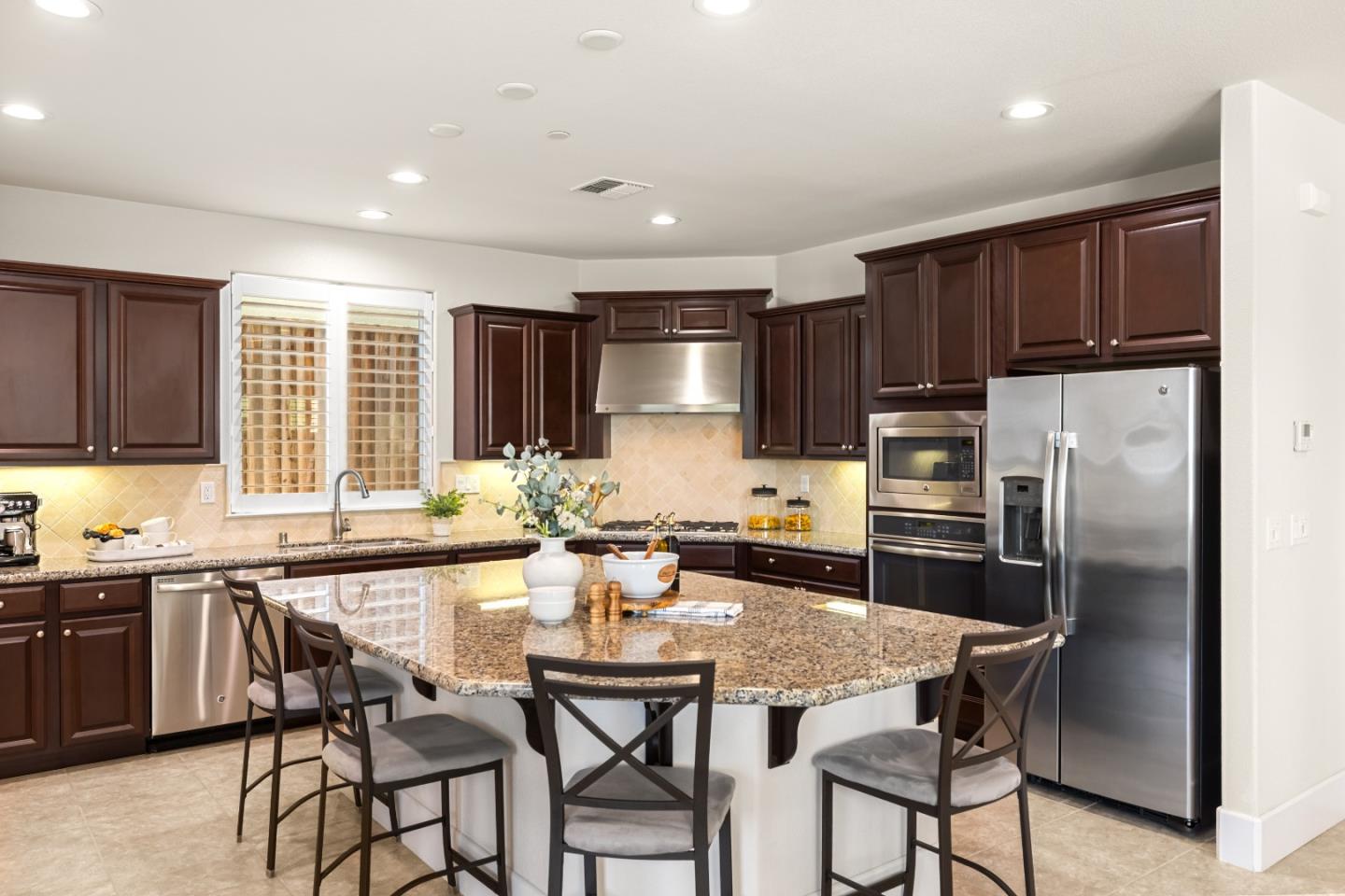 Detail Gallery Image 9 of 19 For 13514 Warren Ave, Marina,  CA 93933 - 3 Beds | 2/1 Baths