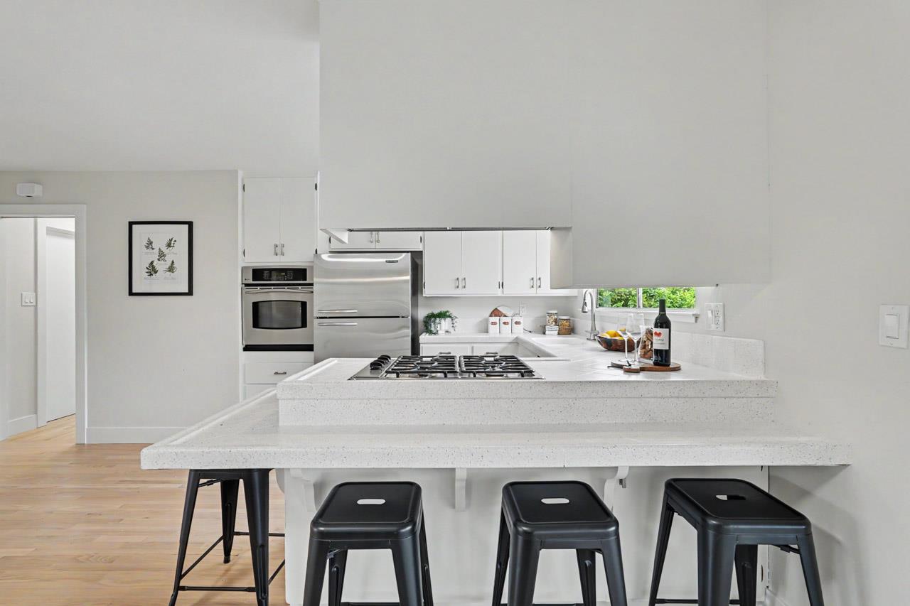 Detail Gallery Image 13 of 58 For 20025 Cedar Tree Ln, Cupertino,  CA 95014 - 4 Beds | 3 Baths