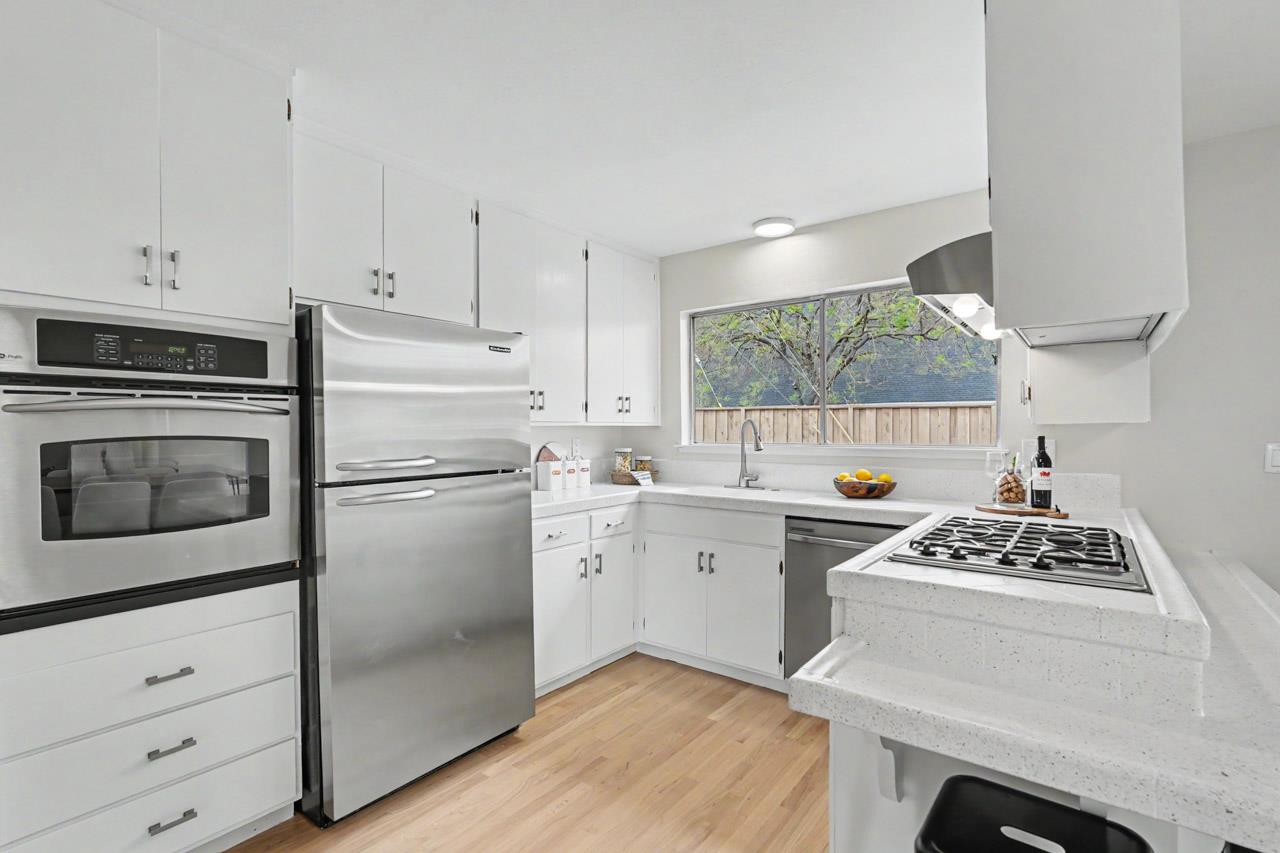 Detail Gallery Image 15 of 58 For 20025 Cedar Tree Ln, Cupertino,  CA 95014 - 4 Beds | 3 Baths