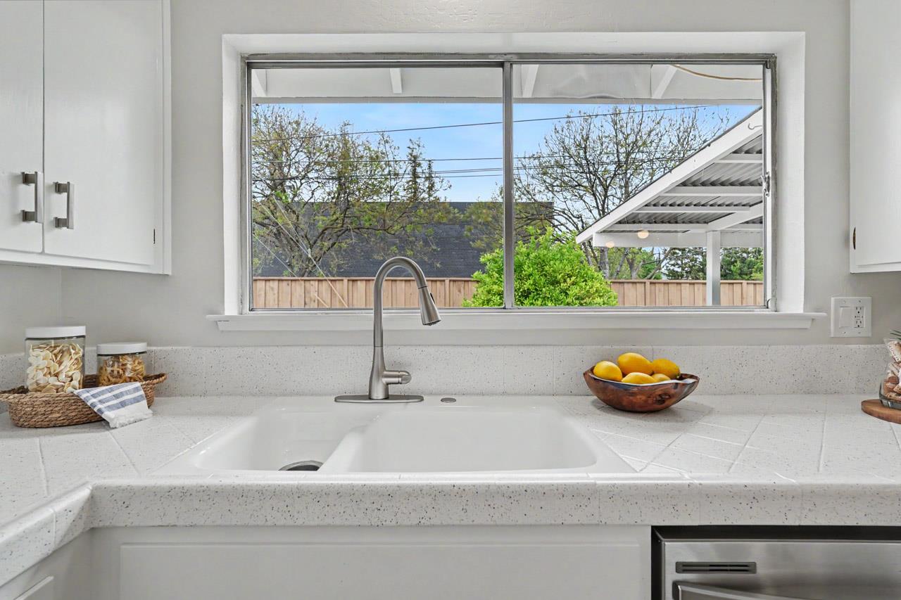 Detail Gallery Image 19 of 58 For 20025 Cedar Tree Ln, Cupertino,  CA 95014 - 4 Beds | 3 Baths