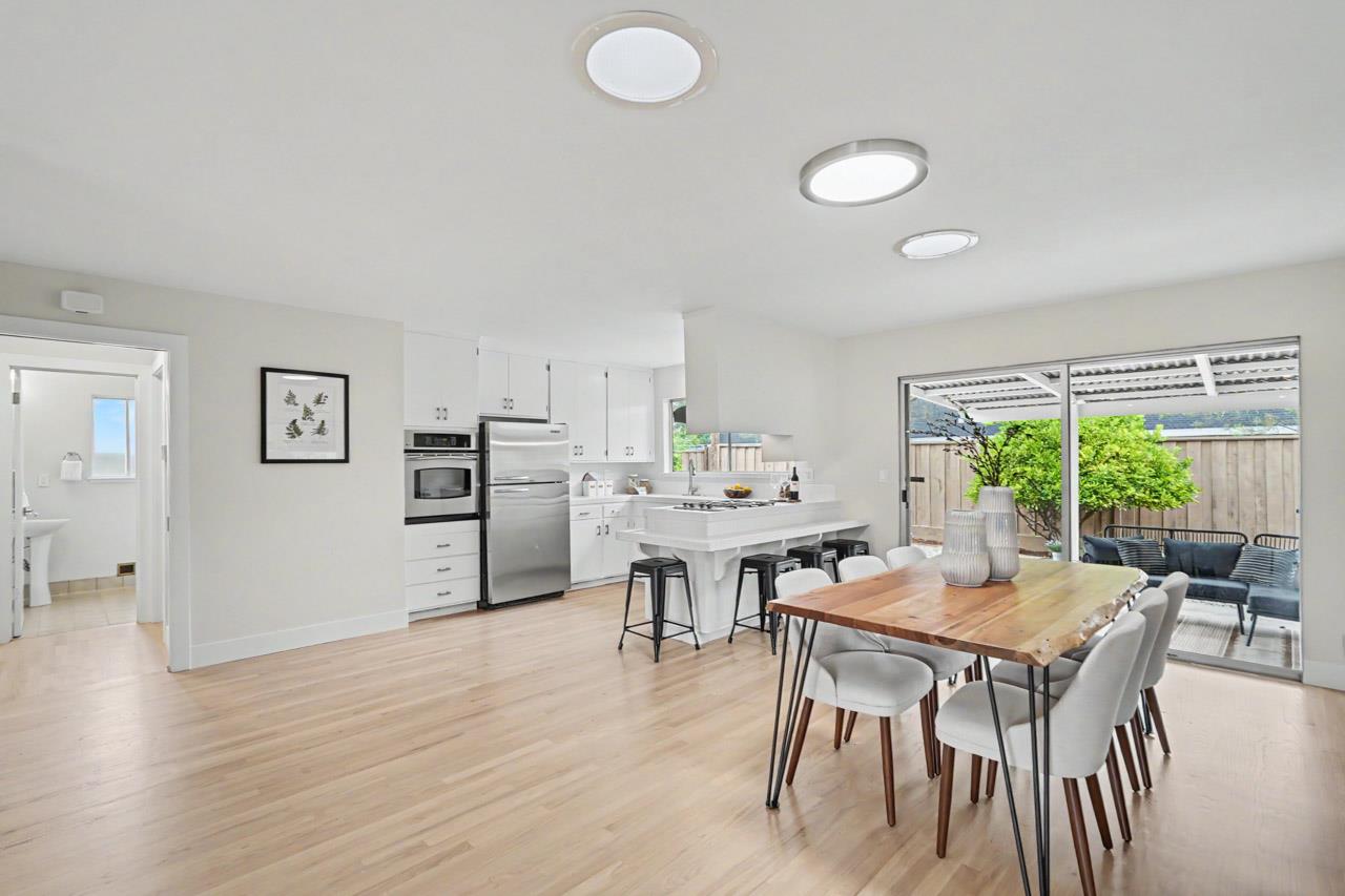 Detail Gallery Image 21 of 58 For 20025 Cedar Tree Ln, Cupertino,  CA 95014 - 4 Beds | 3 Baths