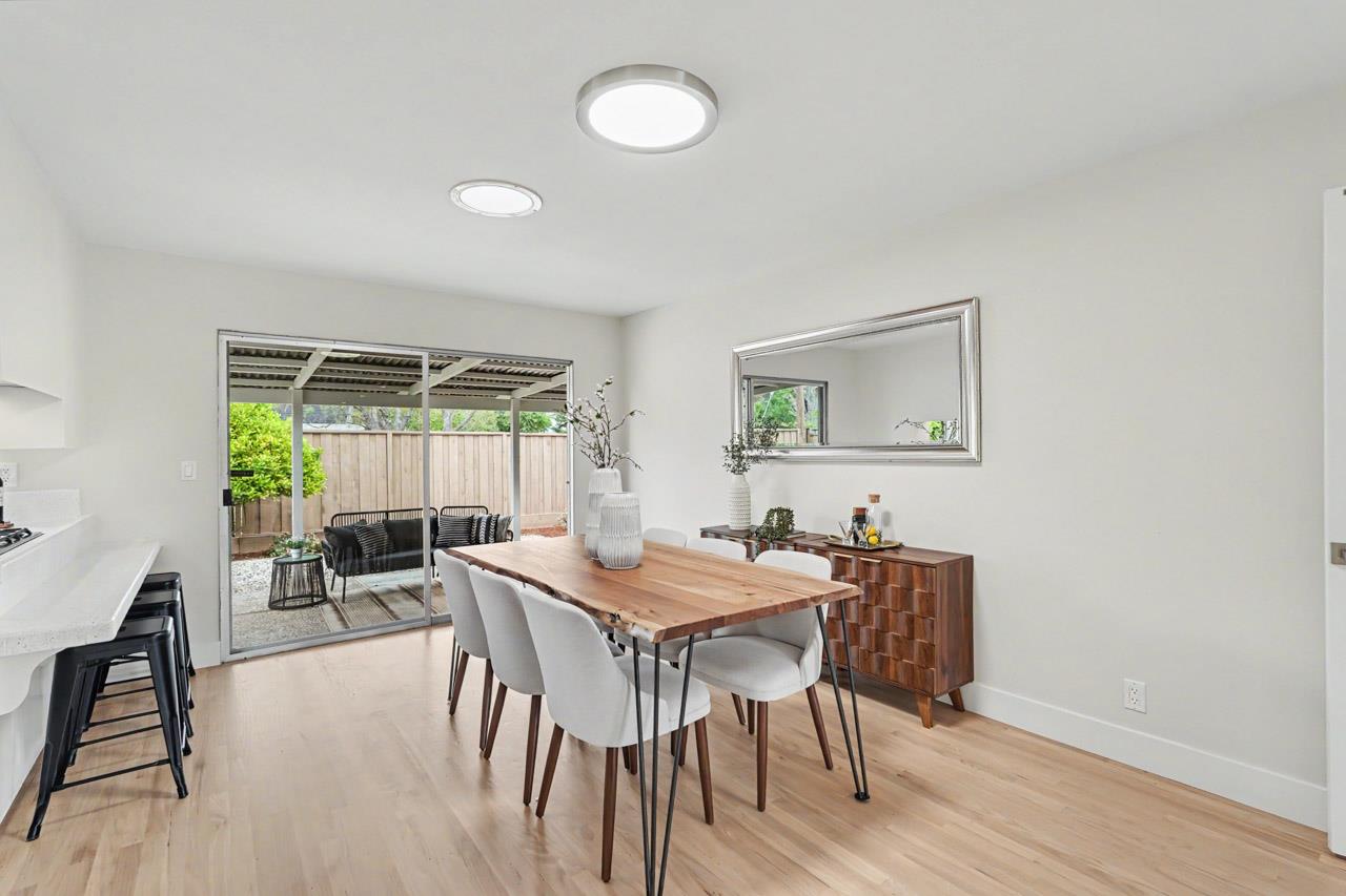 Detail Gallery Image 22 of 58 For 20025 Cedar Tree Ln, Cupertino,  CA 95014 - 4 Beds | 3 Baths