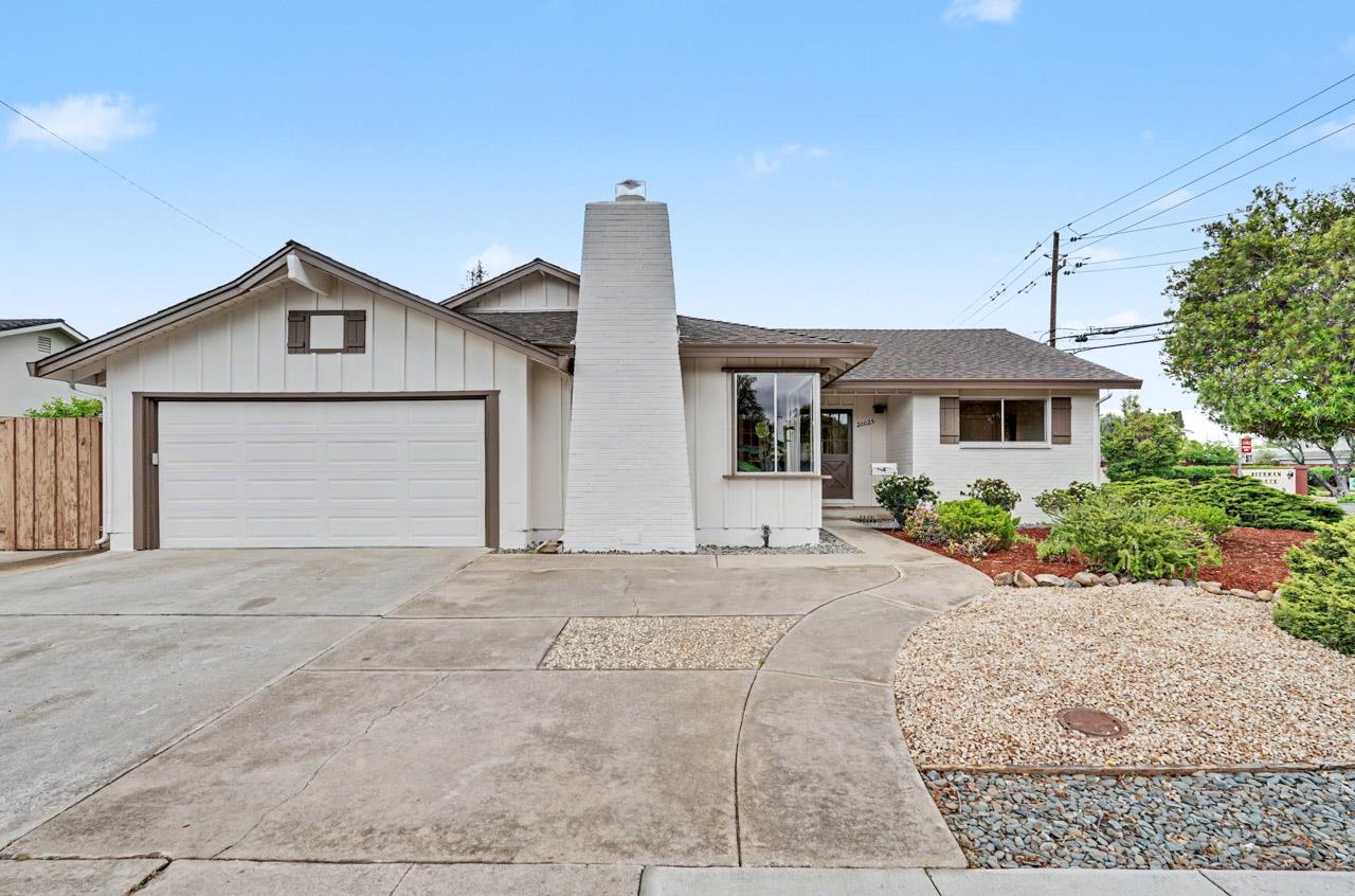 Detail Gallery Image 3 of 58 For 20025 Cedar Tree Ln, Cupertino,  CA 95014 - 4 Beds | 3 Baths