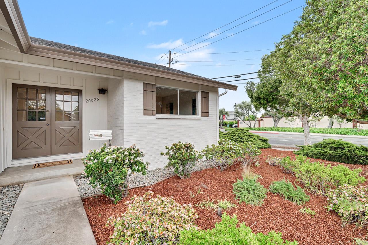 Detail Gallery Image 5 of 58 For 20025 Cedar Tree Ln, Cupertino,  CA 95014 - 4 Beds | 3 Baths