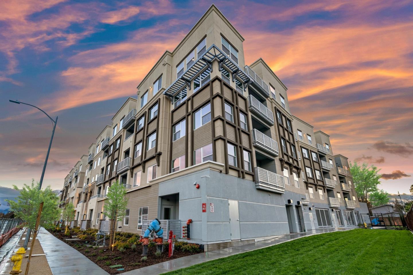 Detail Gallery Image 6 of 15 For 1853 Almaden Rd #108,  San Jose,  CA 95125 - 1 Beds | 1 Baths