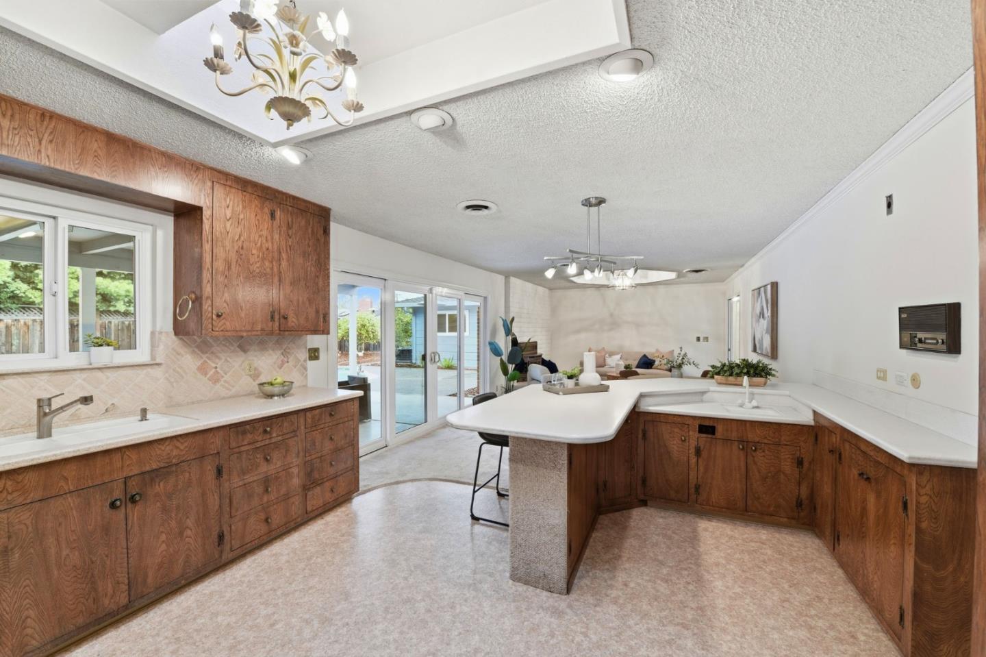 Detail Gallery Image 17 of 40 For 6433 Bose Ln, San Jose,  CA 95120 - 5 Beds | 2/1 Baths