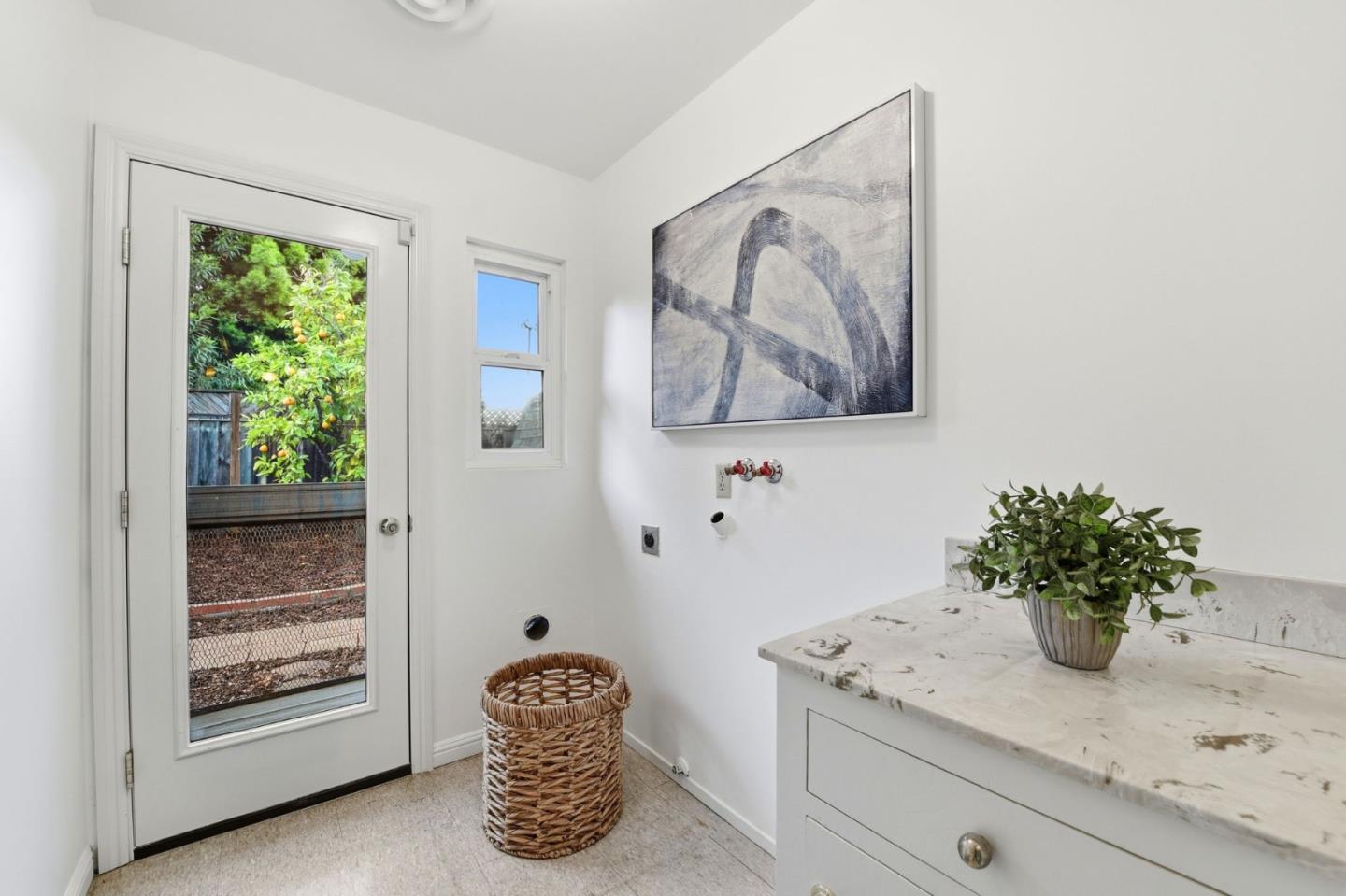 Detail Gallery Image 32 of 40 For 6433 Bose Ln, San Jose,  CA 95120 - 5 Beds | 2/1 Baths