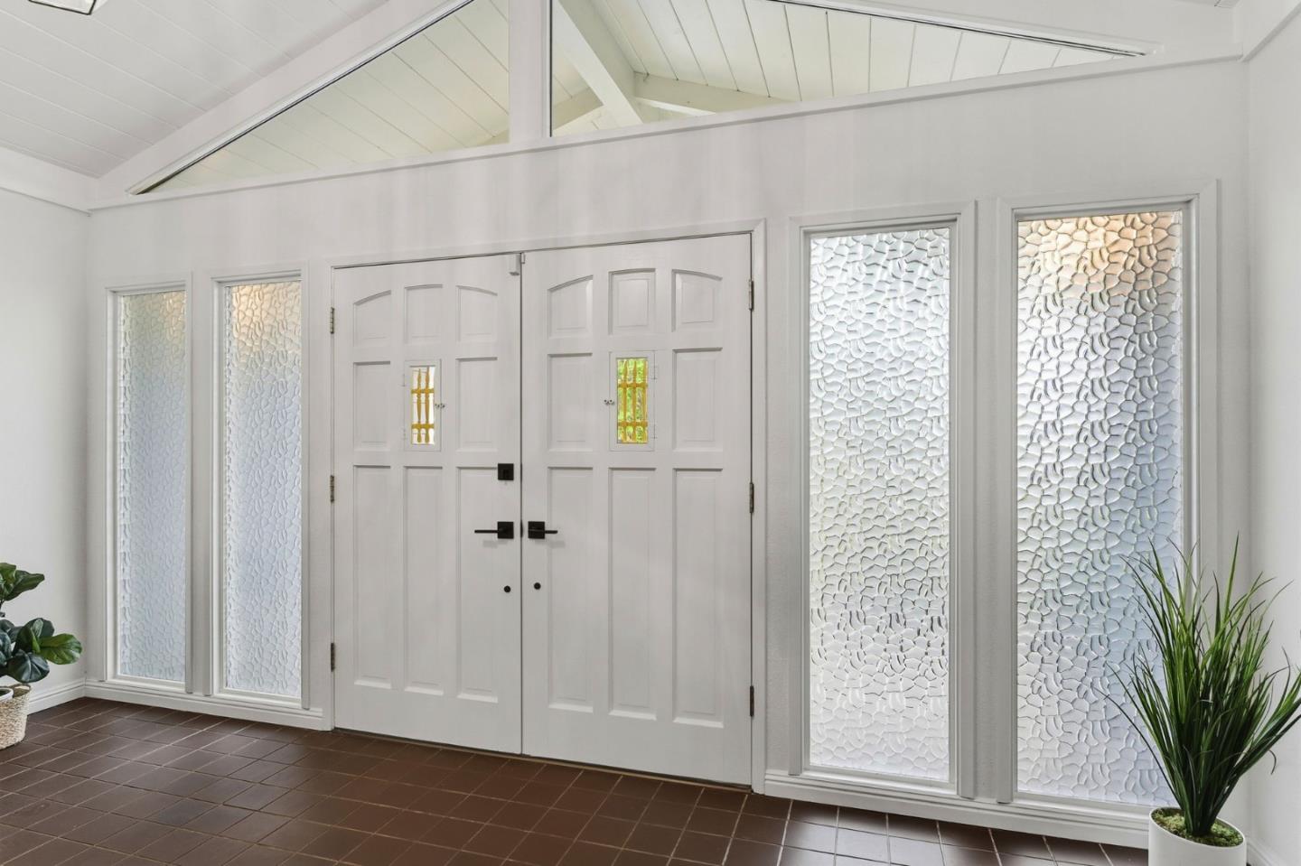 Detail Gallery Image 6 of 40 For 6433 Bose Ln, San Jose,  CA 95120 - 5 Beds | 2/1 Baths