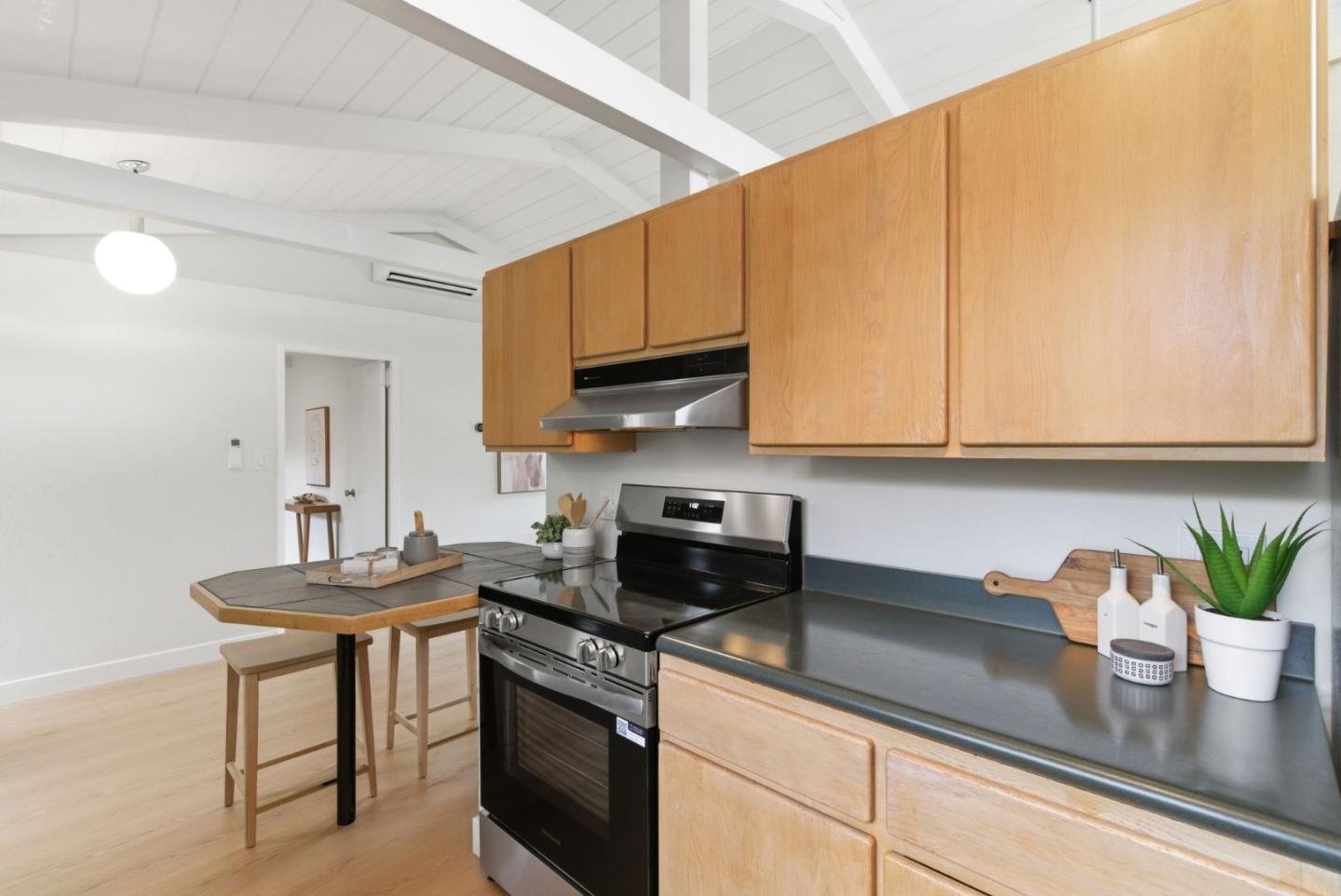 Detail Gallery Image 16 of 43 For 464 Dell Ave, Mountain View,  CA 94043 - 3 Beds | 2 Baths