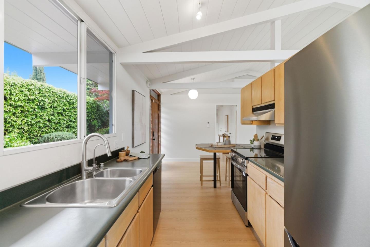 Detail Gallery Image 17 of 43 For 464 Dell Ave, Mountain View,  CA 94043 - 3 Beds | 2 Baths