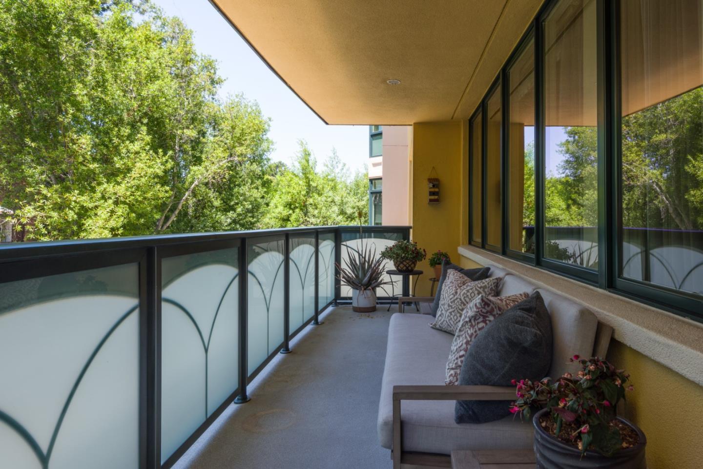 Detail Gallery Image 18 of 23 For Crystal Springs Rd,  San Mateo,  CA 94402 - 2 Beds | 2 Baths