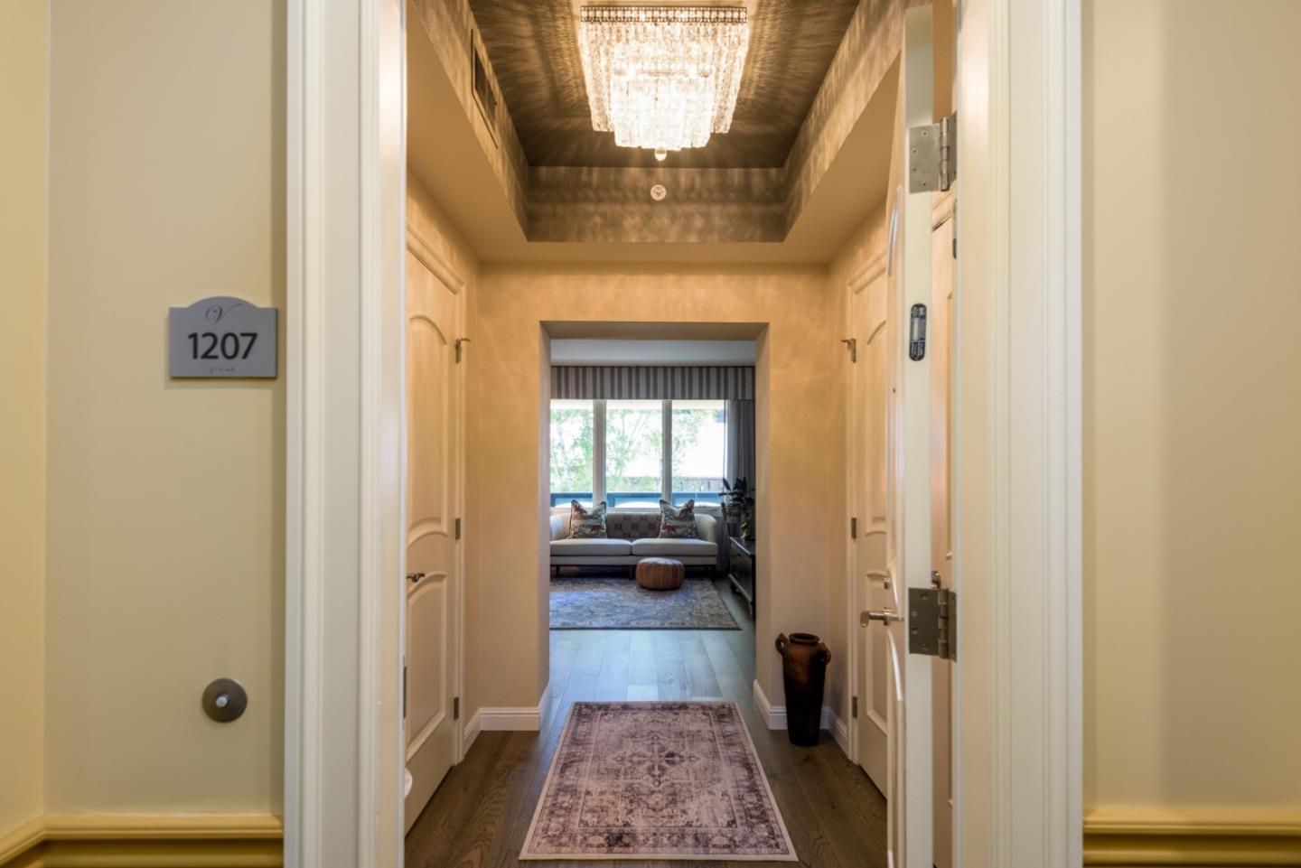 Detail Gallery Image 3 of 23 For Crystal Springs Rd,  San Mateo,  CA 94402 - 2 Beds | 2 Baths