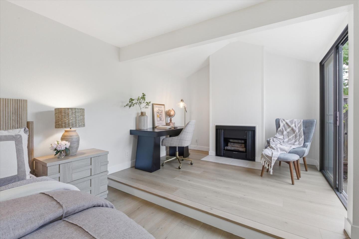 Detail Gallery Image 18 of 79 For 22652 Silver Oak Ln, Cupertino,  CA 95014 - 2 Beds | 2 Baths