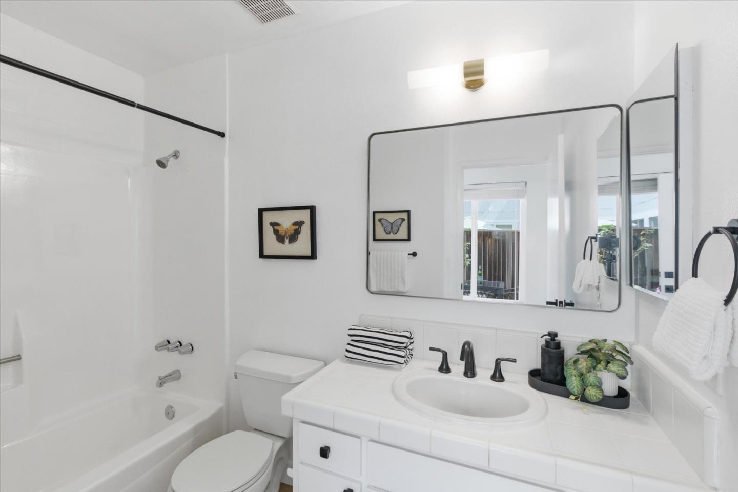 Detail Gallery Image 24 of 79 For 22652 Silver Oak Ln, Cupertino,  CA 95014 - 2 Beds | 2 Baths