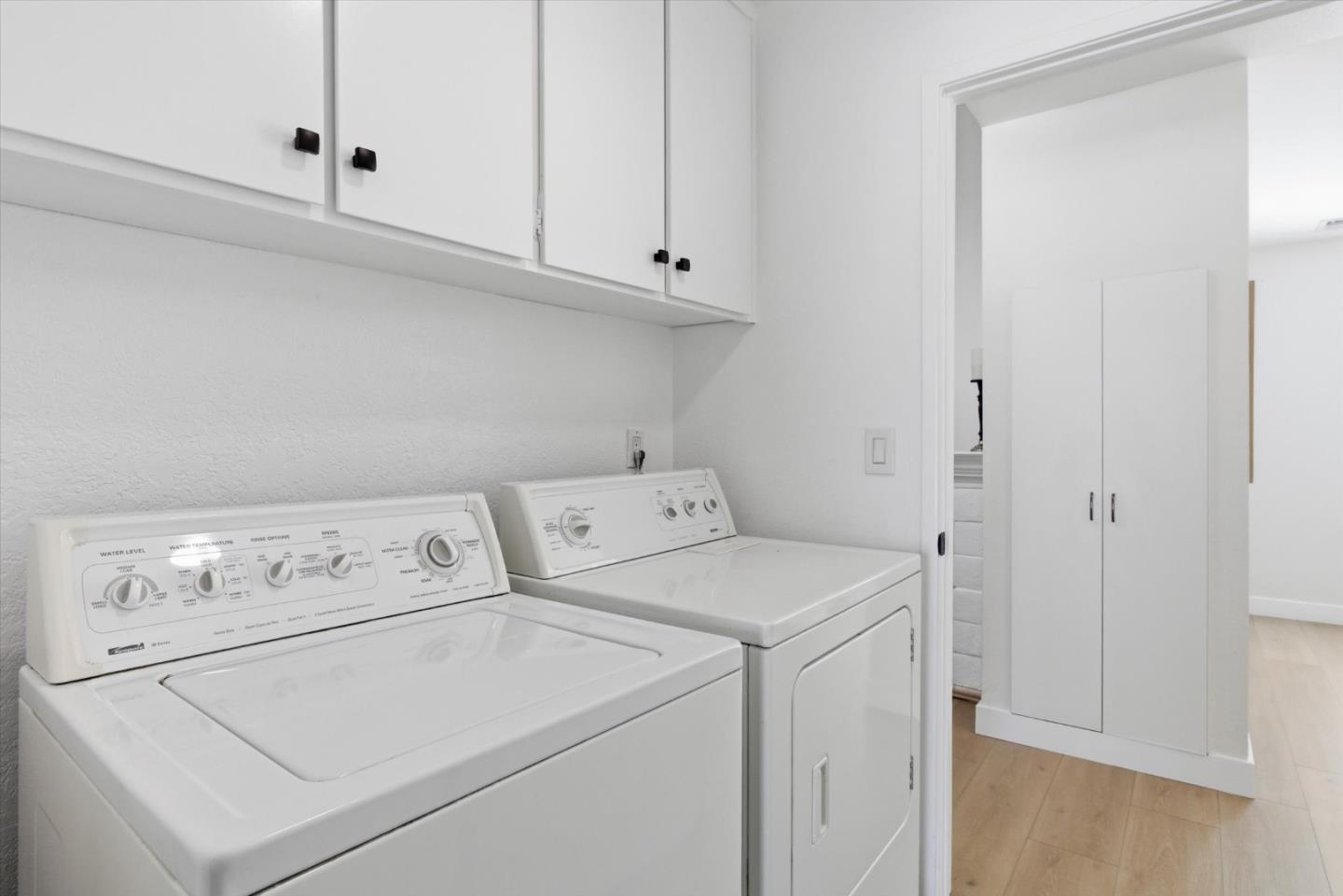 Detail Gallery Image 25 of 79 For 22652 Silver Oak Ln, Cupertino,  CA 95014 - 2 Beds | 2 Baths