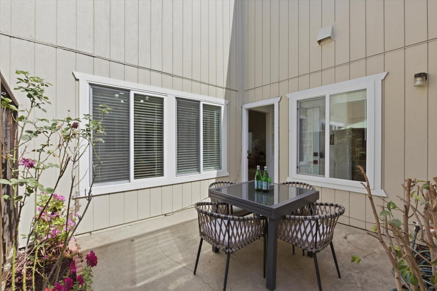 Detail Gallery Image 27 of 79 For 22652 Silver Oak Ln, Cupertino,  CA 95014 - 2 Beds | 2 Baths