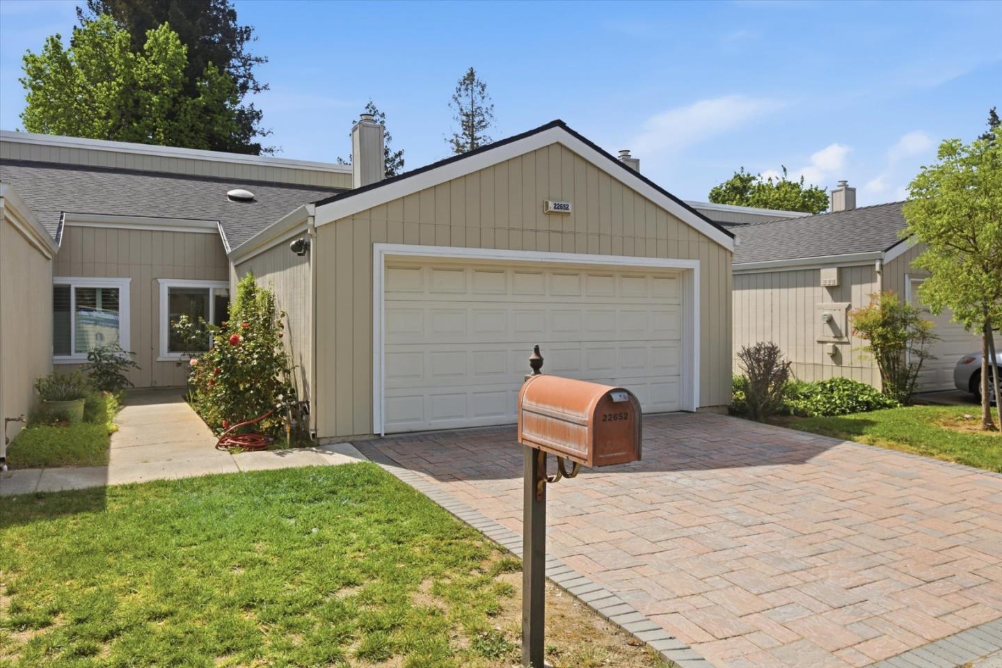 Detail Gallery Image 30 of 79 For 22652 Silver Oak Ln, Cupertino,  CA 95014 - 2 Beds | 2 Baths