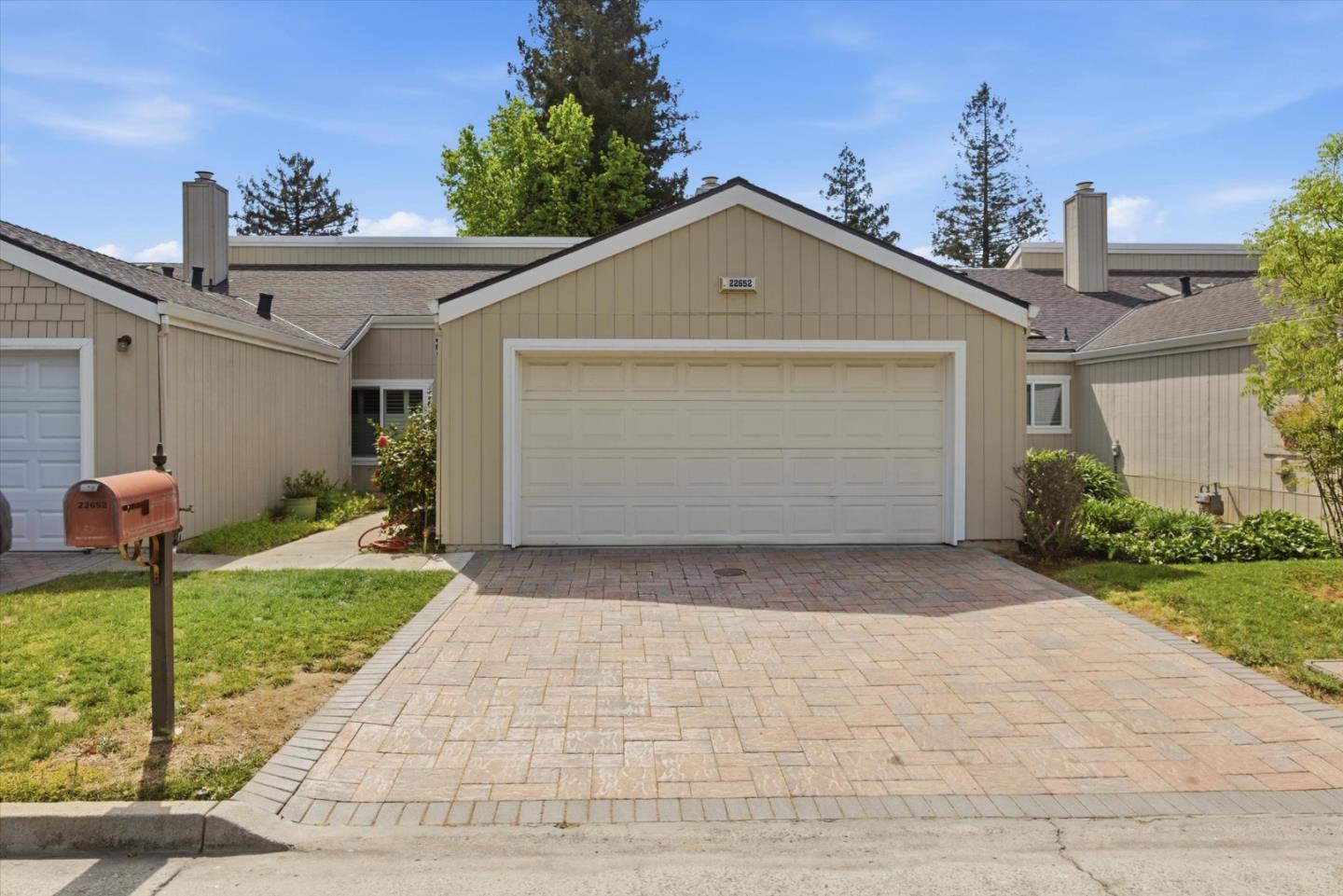 Detail Gallery Image 31 of 79 For 22652 Silver Oak Ln, Cupertino,  CA 95014 - 2 Beds | 2 Baths