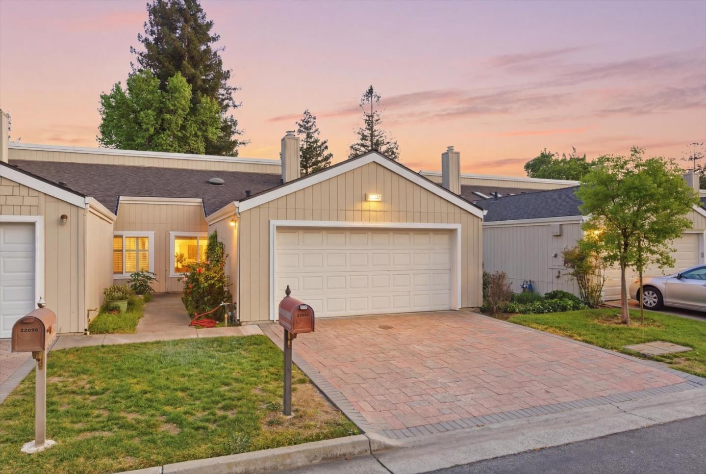 Detail Gallery Image 33 of 79 For 22652 Silver Oak Ln, Cupertino,  CA 95014 - 2 Beds | 2 Baths