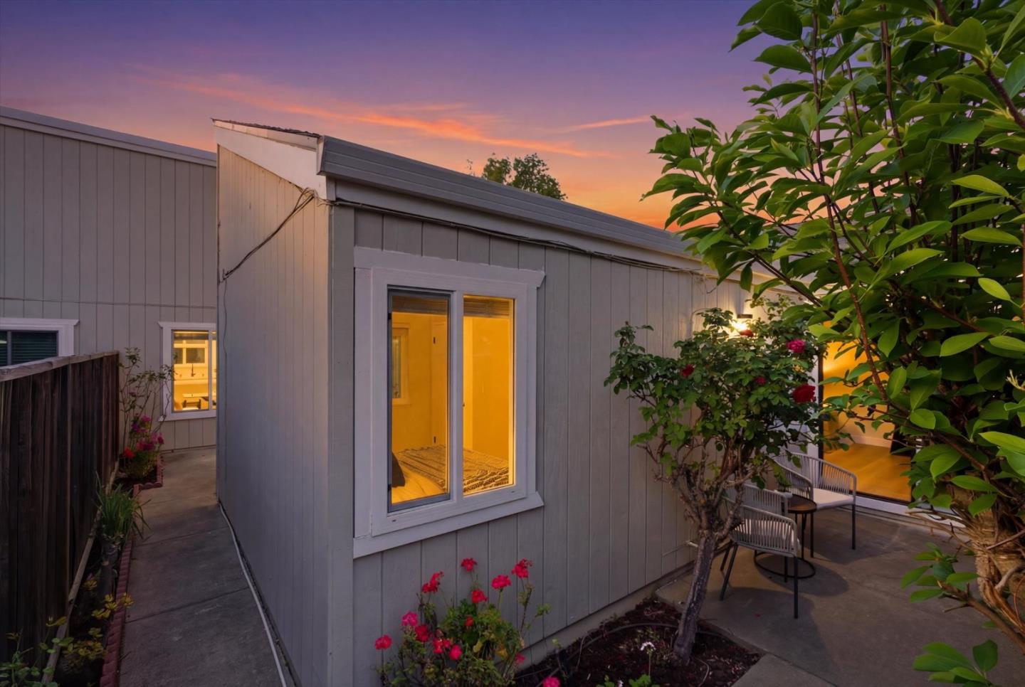 Detail Gallery Image 45 of 79 For 22652 Silver Oak Ln, Cupertino,  CA 95014 - 2 Beds | 2 Baths