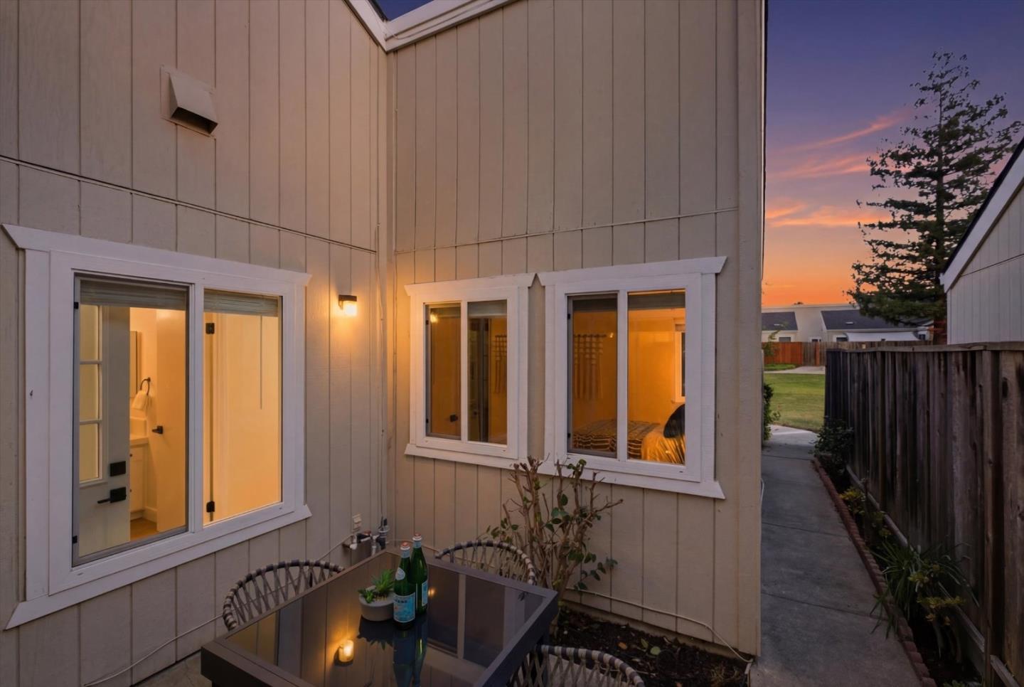 Detail Gallery Image 46 of 79 For 22652 Silver Oak Ln, Cupertino,  CA 95014 - 2 Beds | 2 Baths