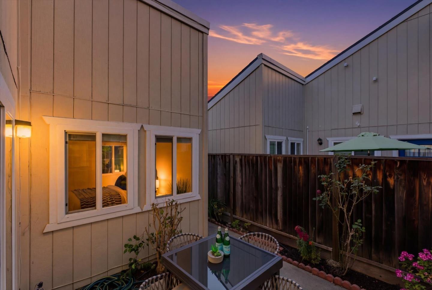 Detail Gallery Image 47 of 79 For 22652 Silver Oak Ln, Cupertino,  CA 95014 - 2 Beds | 2 Baths