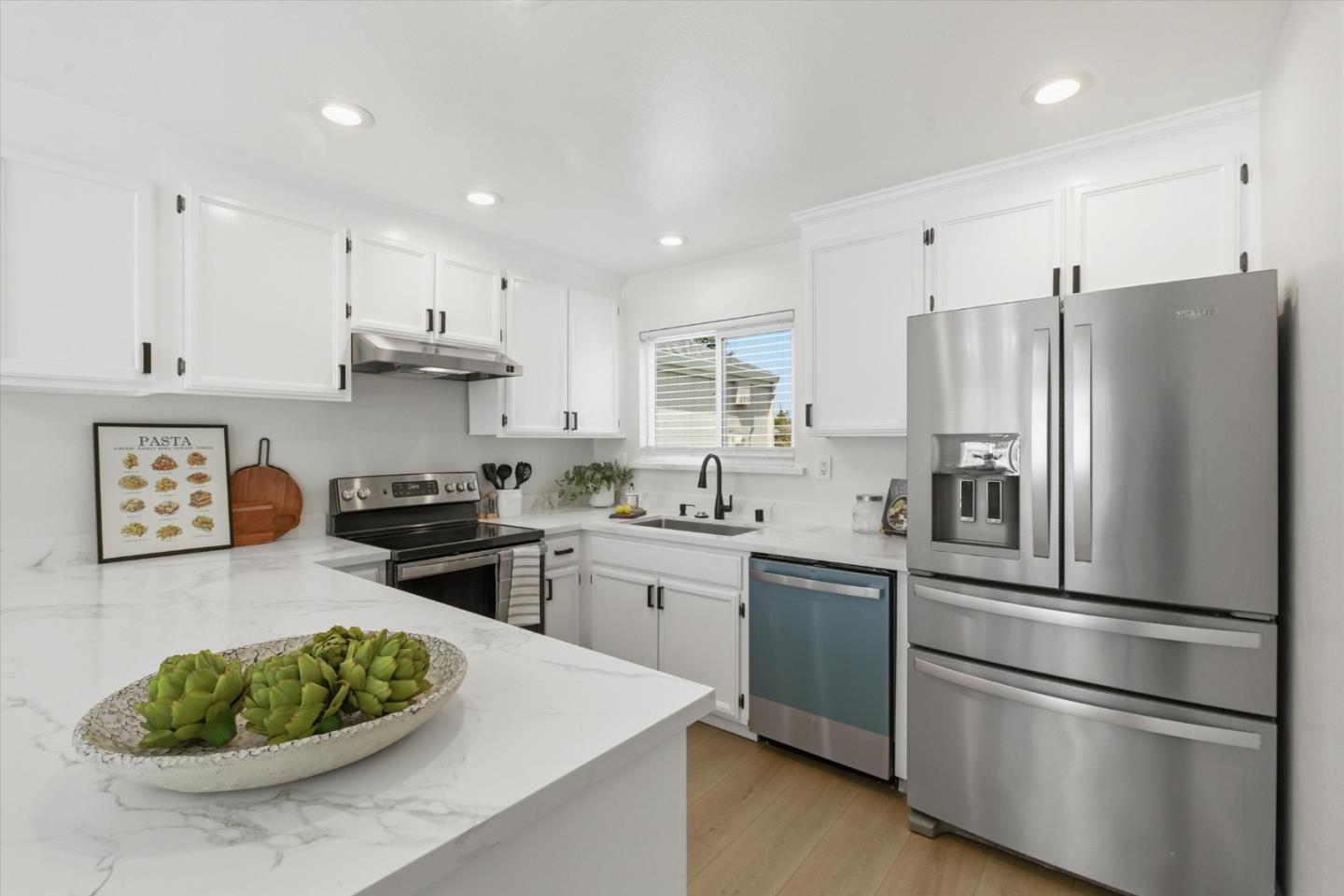 Detail Gallery Image 5 of 79 For 22652 Silver Oak Ln, Cupertino,  CA 95014 - 2 Beds | 2 Baths