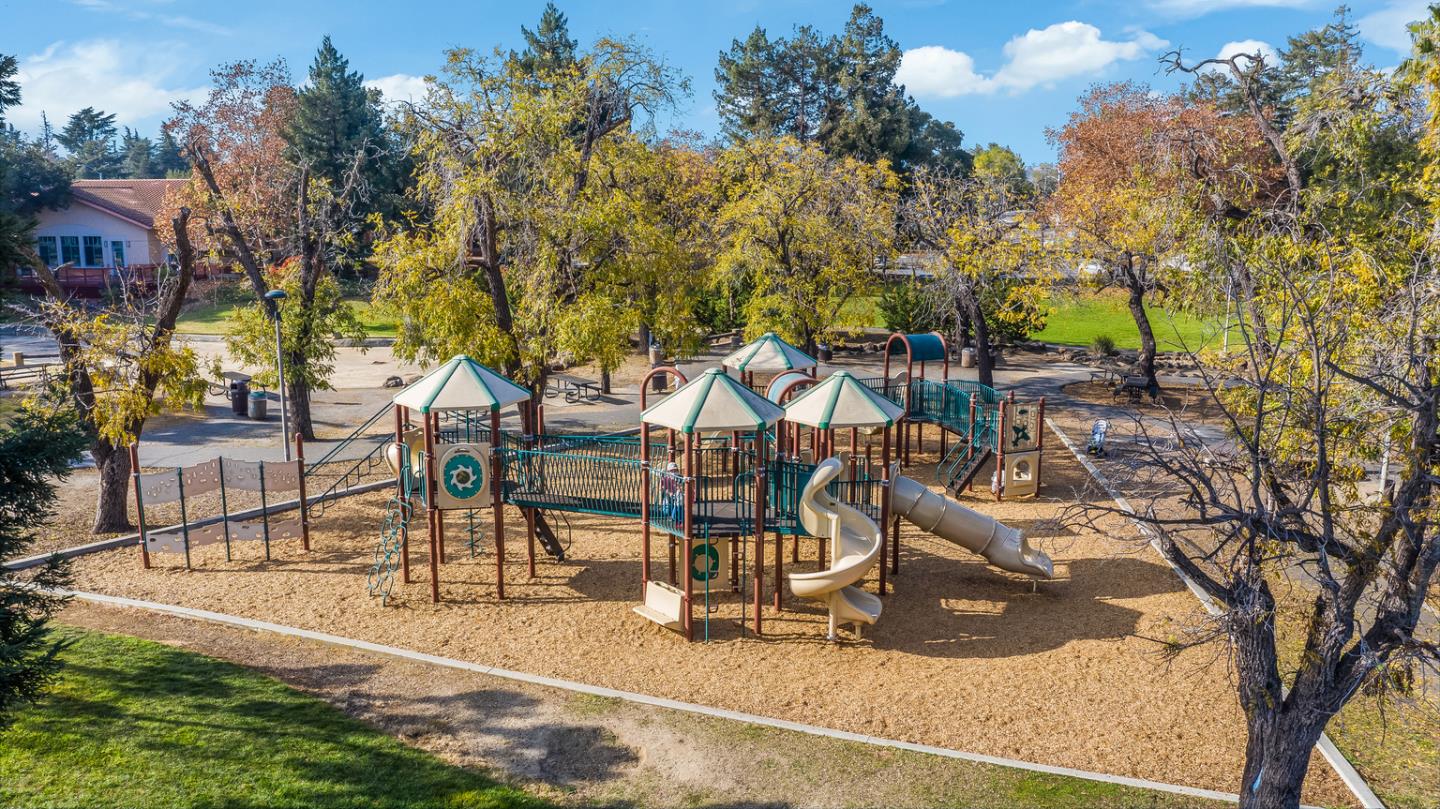 Detail Gallery Image 73 of 79 For 22652 Silver Oak Ln, Cupertino,  CA 95014 - 2 Beds | 2 Baths