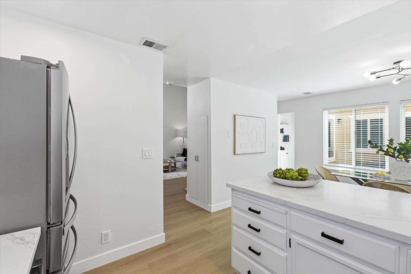 Detail Gallery Image 8 of 79 For 22652 Silver Oak Ln, Cupertino,  CA 95014 - 2 Beds | 2 Baths