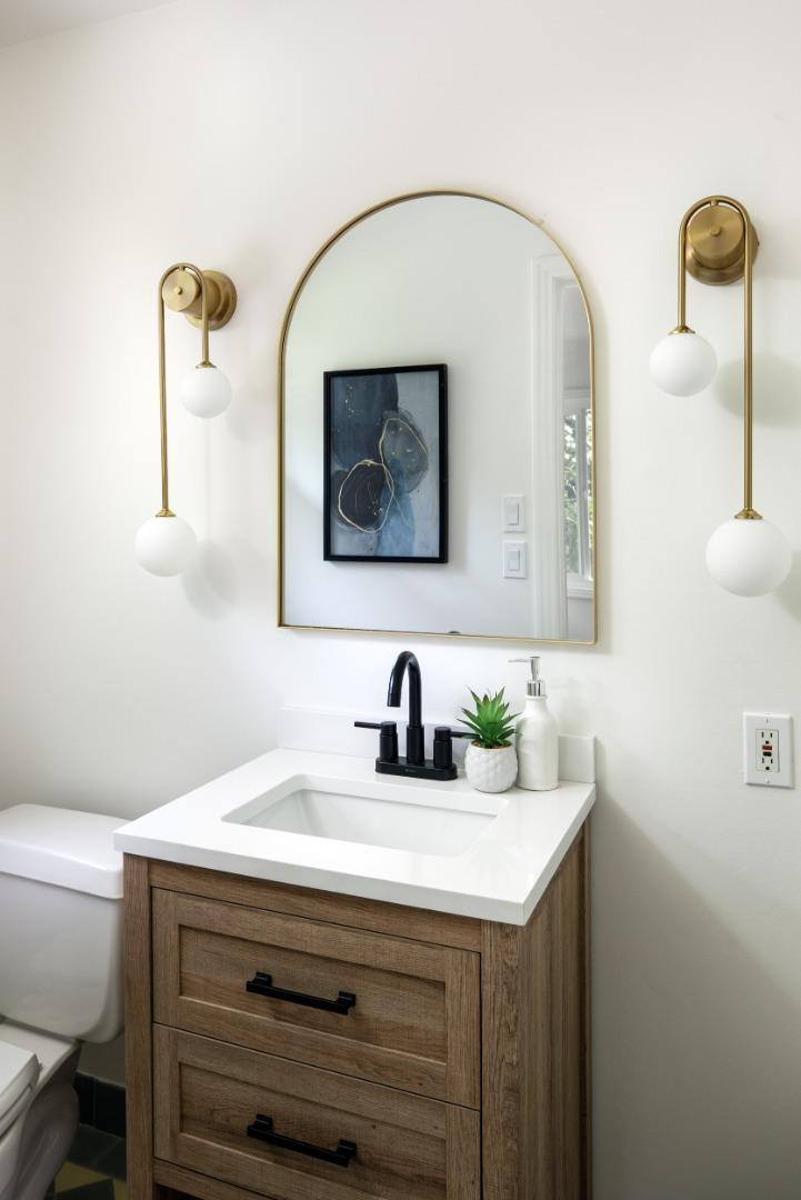 Detail Gallery Image 10 of 22 For 559 Hilbar Ln, Palo Alto,  CA 94303 - 3 Beds | 2 Baths