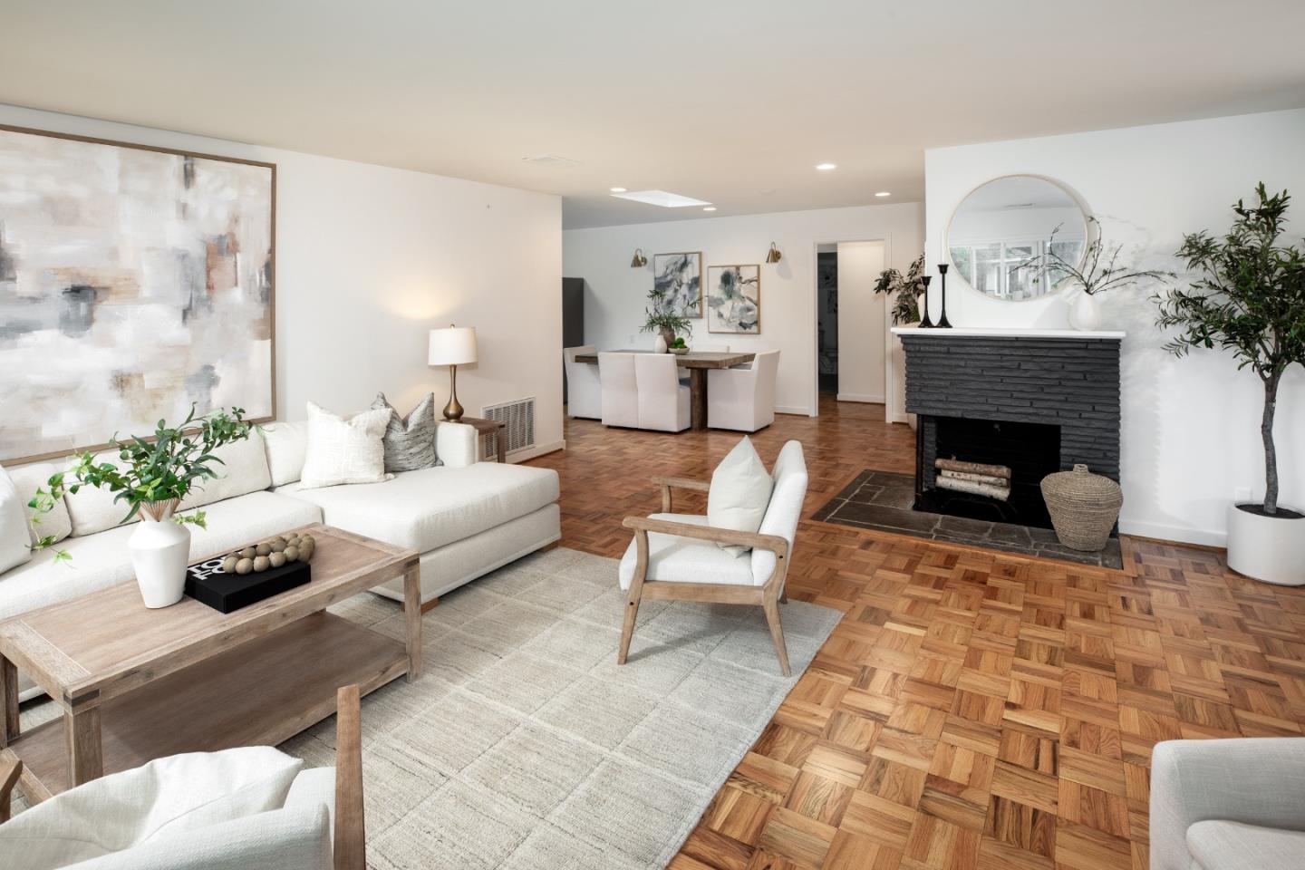 Detail Gallery Image 5 of 22 For 559 Hilbar Ln, Palo Alto,  CA 94303 - 3 Beds | 2 Baths