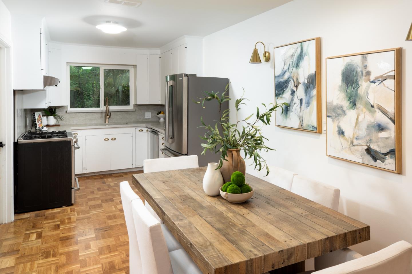 Detail Gallery Image 6 of 22 For 559 Hilbar Ln, Palo Alto,  CA 94303 - 3 Beds | 2 Baths