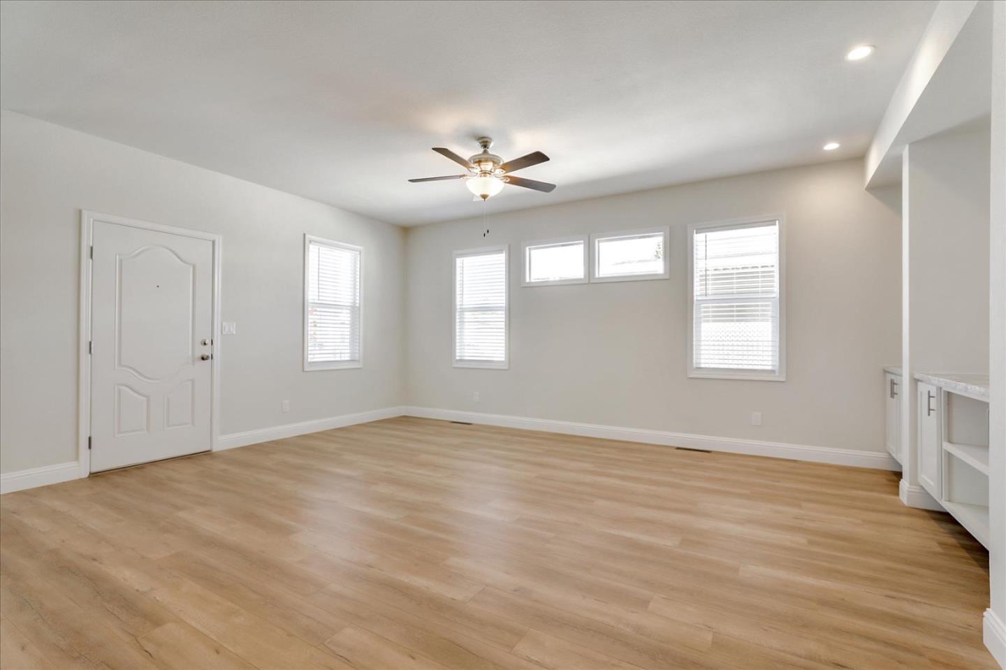 Detail Gallery Image 13 of 51 For 195 Blossom Hill Rd #242,  San Jose,  CA 95123 - 3 Beds | 2 Baths