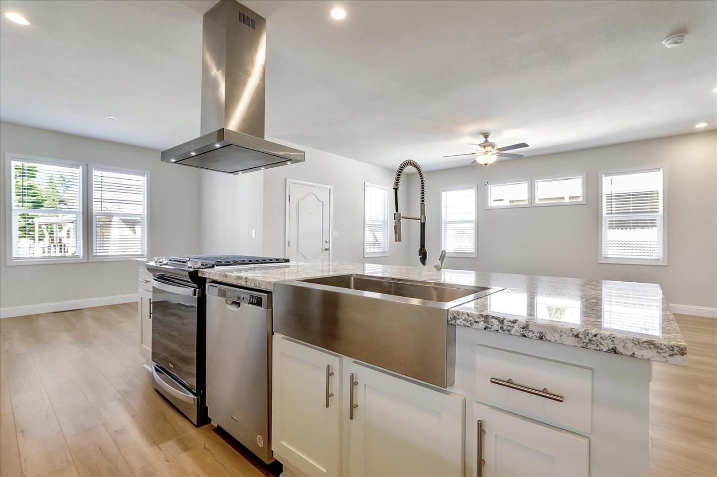 Detail Gallery Image 27 of 51 For 195 Blossom Hill Rd #242,  San Jose,  CA 95123 - 3 Beds | 2 Baths