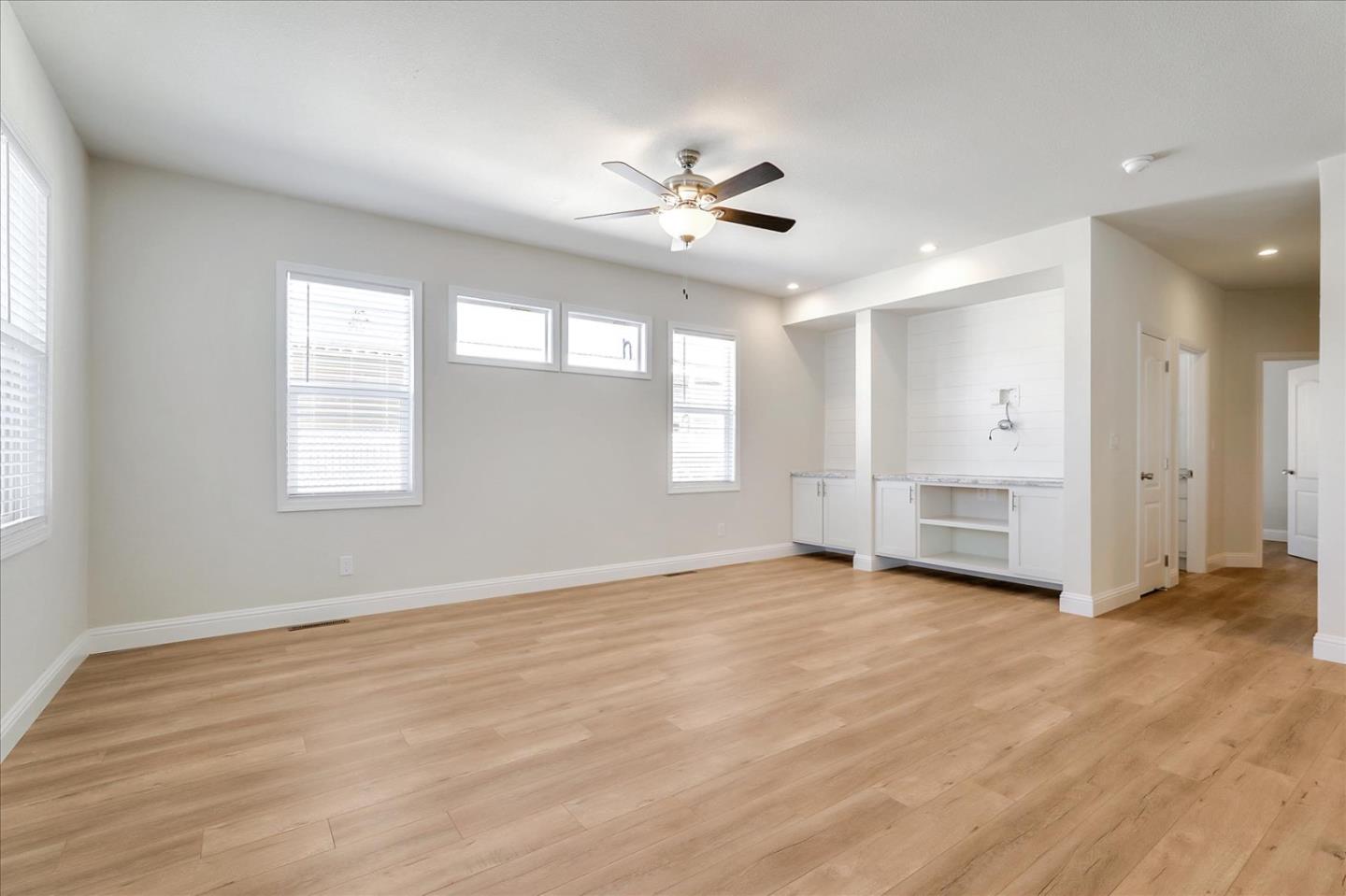 Detail Gallery Image 3 of 51 For 195 Blossom Hill Rd #242,  San Jose,  CA 95123 - 3 Beds | 2 Baths