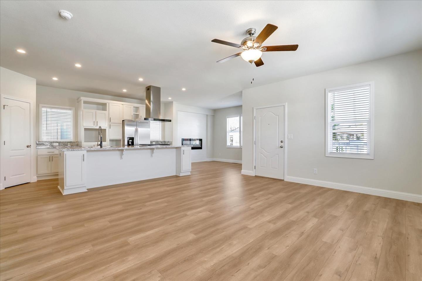 Detail Gallery Image 4 of 51 For 195 Blossom Hill Rd #242,  San Jose,  CA 95123 - 3 Beds | 2 Baths