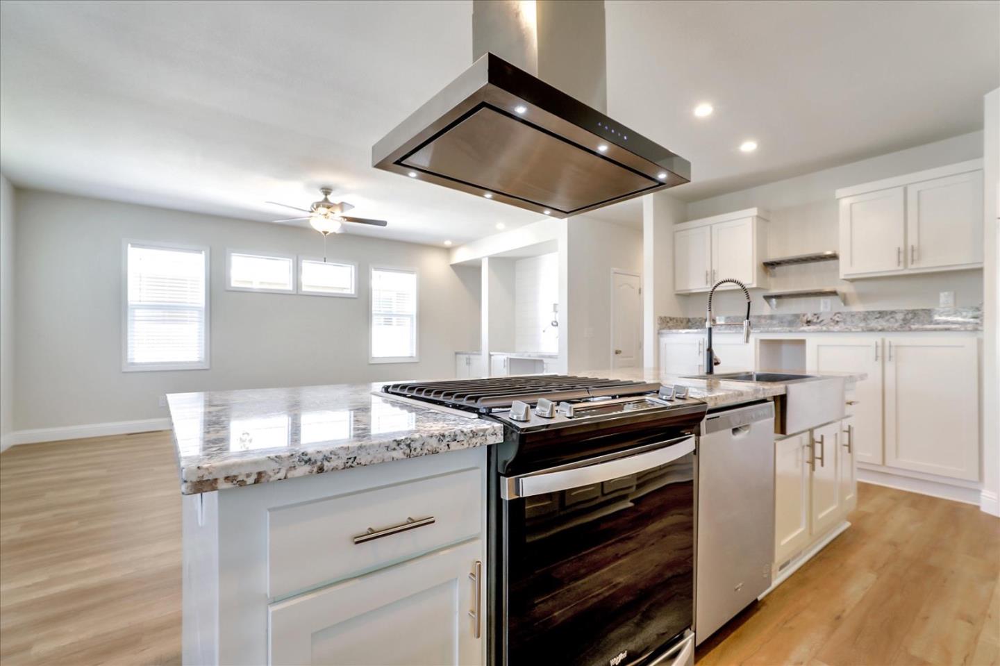 Detail Gallery Image 9 of 51 For 195 Blossom Hill Rd #242,  San Jose,  CA 95123 - 3 Beds | 2 Baths