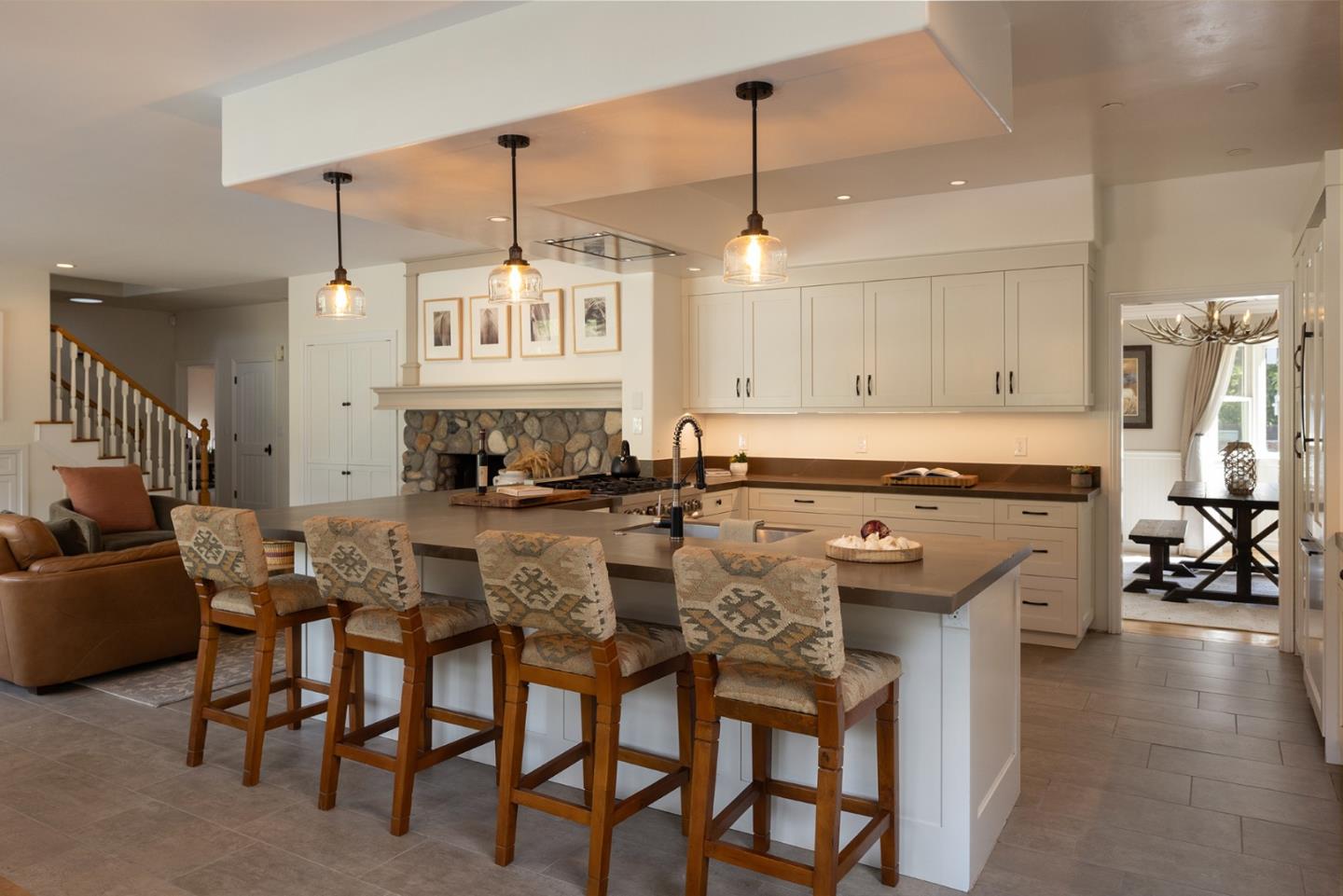 Detail Gallery Image 10 of 40 For 56 West Garzas Rd, Carmel Valley,  CA 93924 - 4 Beds | 3/1 Baths