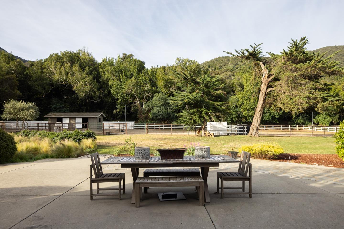 Detail Gallery Image 15 of 40 For 56 West Garzas Rd, Carmel Valley,  CA 93924 - 4 Beds | 3/1 Baths