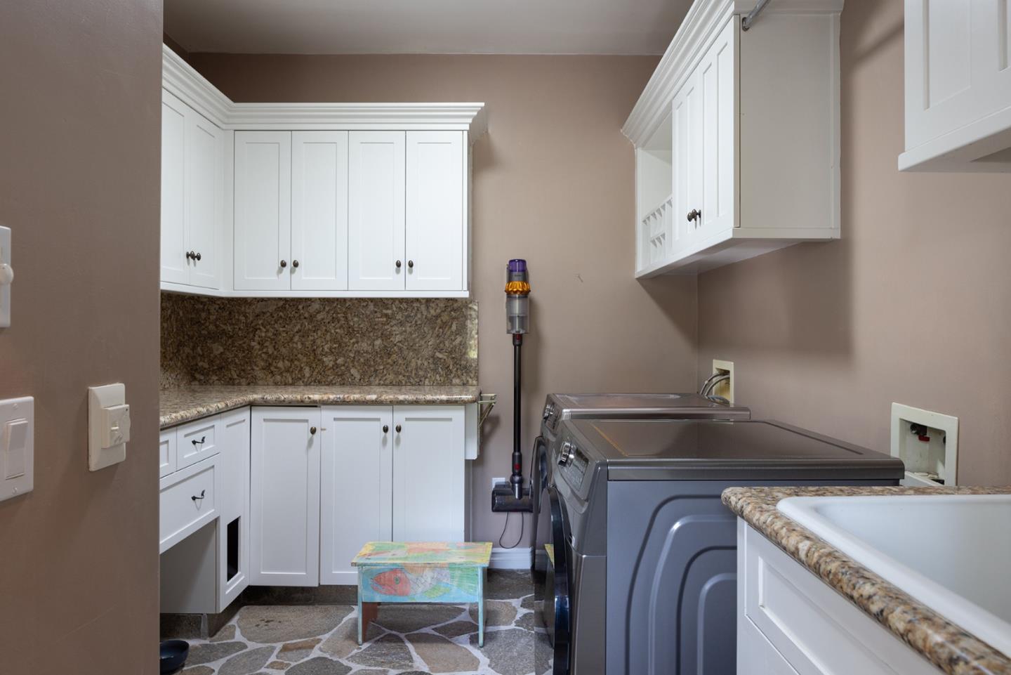 Detail Gallery Image 27 of 40 For 56 West Garzas Rd, Carmel Valley,  CA 93924 - 4 Beds | 3/1 Baths