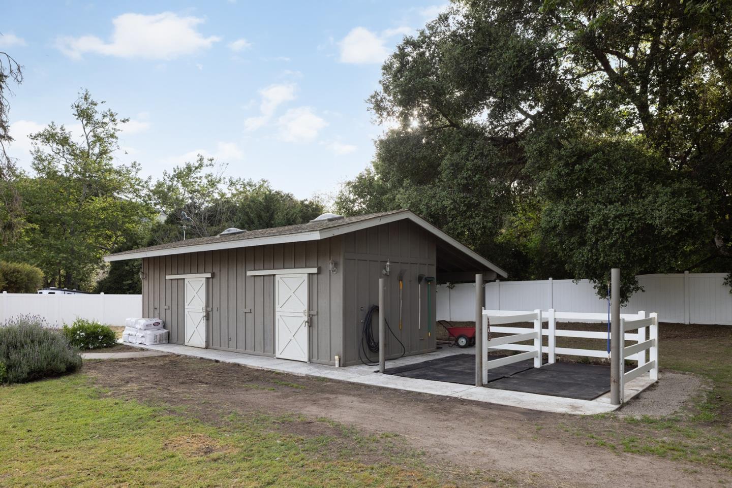 Detail Gallery Image 31 of 40 For 56 West Garzas Rd, Carmel Valley,  CA 93924 - 4 Beds | 3/1 Baths