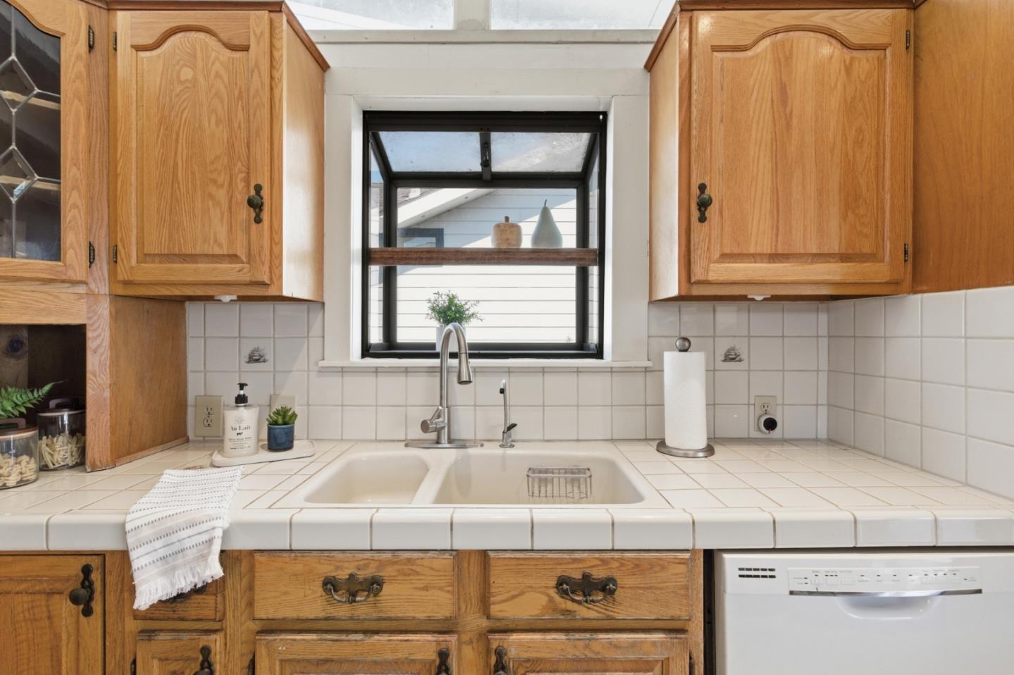 Detail Gallery Image 14 of 47 For 1856 Milton Rd, Napa,  CA 94559 - 3 Beds | 2 Baths