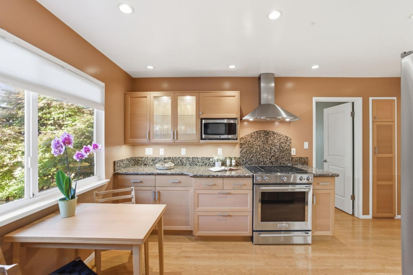 852 Peach Avenue, Sunnyvale, CA, 94087