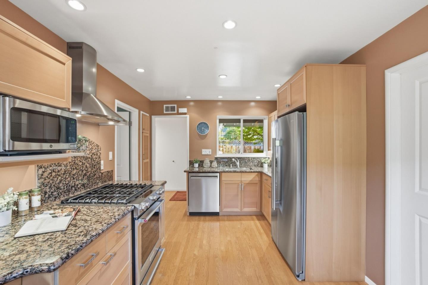 852 Peach Avenue, Sunnyvale, CA, 94087