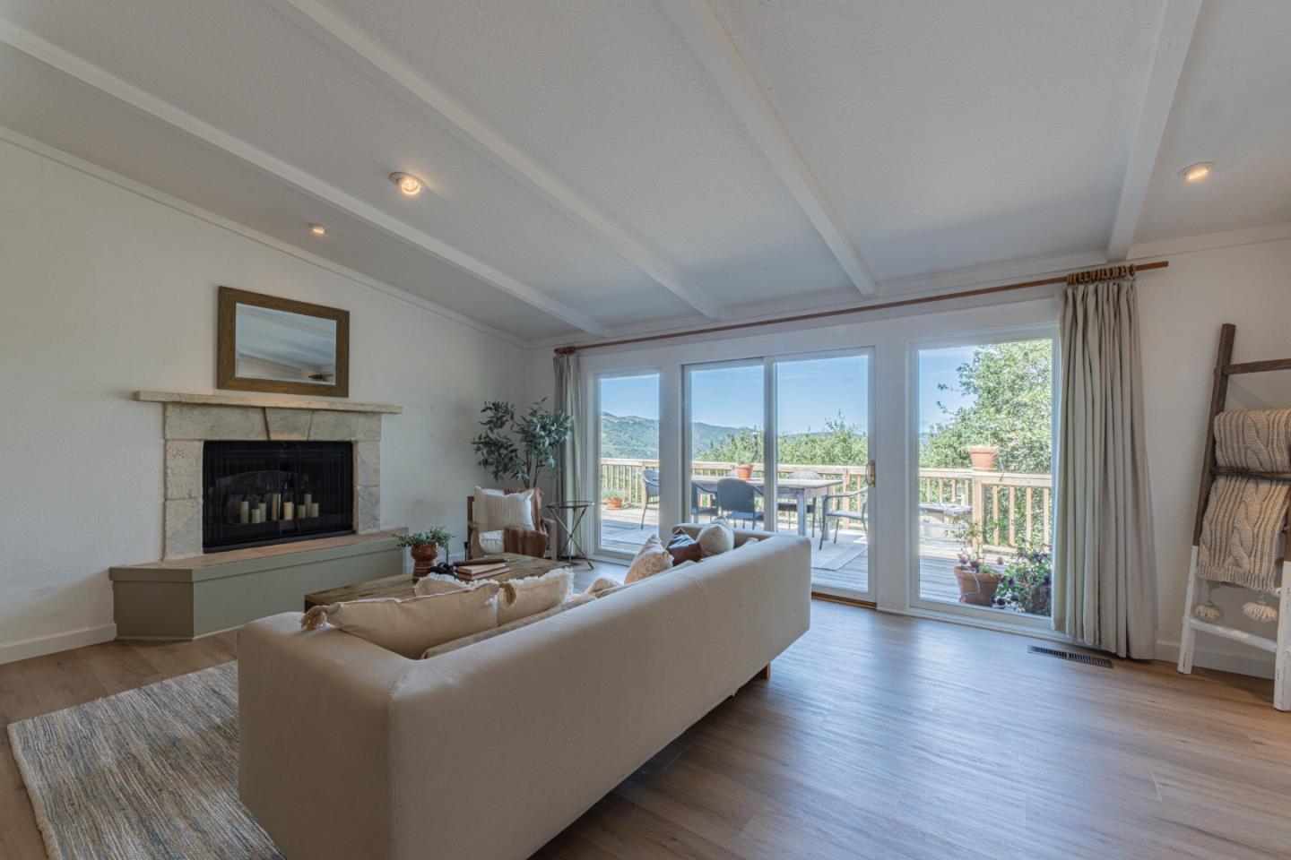 Detail Gallery Image 13 of 61 For 27465 Vista Del Toro Pl, Salinas,  CA 93908 - 3 Beds | 3 Baths