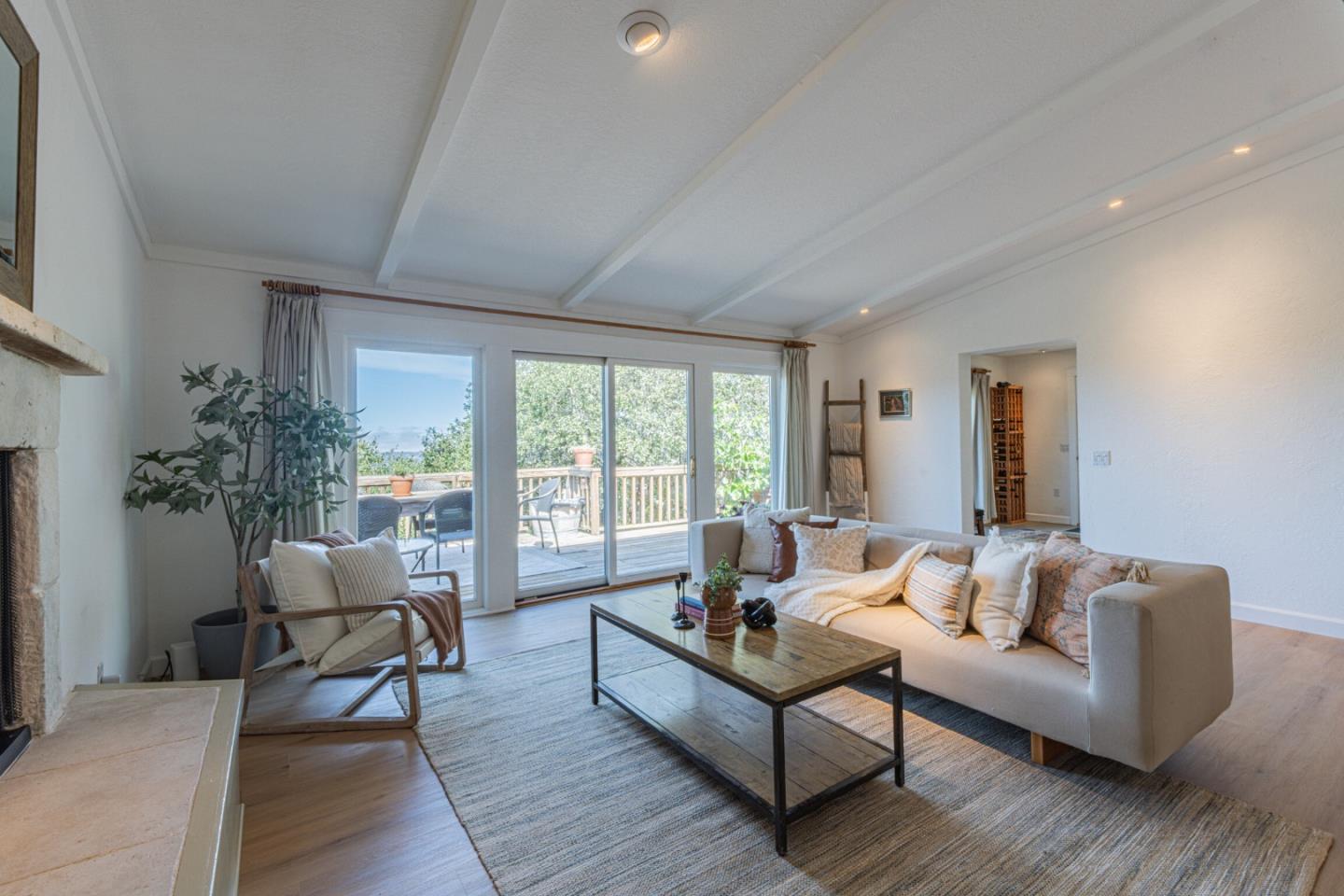 Detail Gallery Image 14 of 61 For 27465 Vista Del Toro Pl, Salinas,  CA 93908 - 3 Beds | 3 Baths