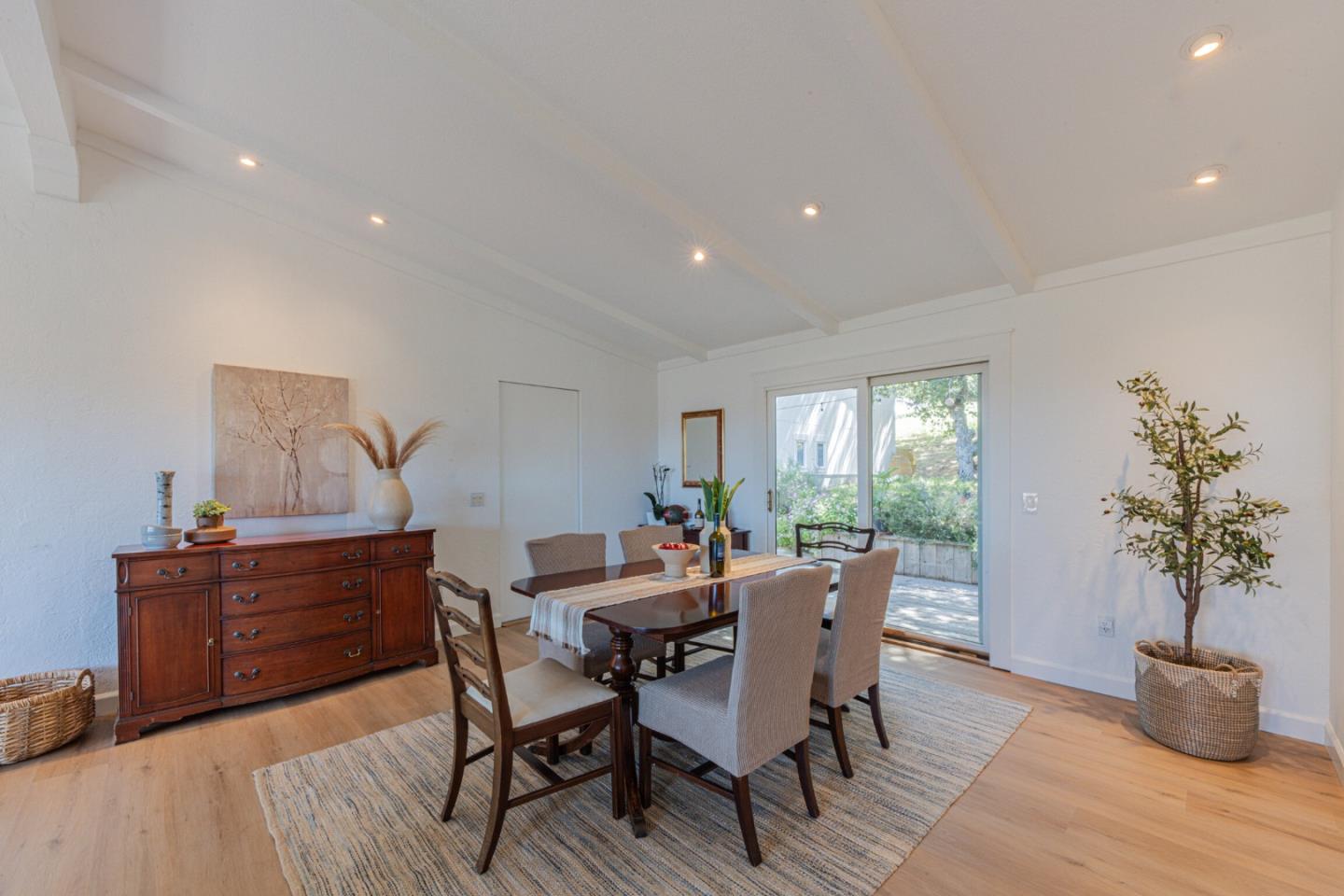 Detail Gallery Image 19 of 61 For 27465 Vista Del Toro Pl, Salinas,  CA 93908 - 3 Beds | 3 Baths